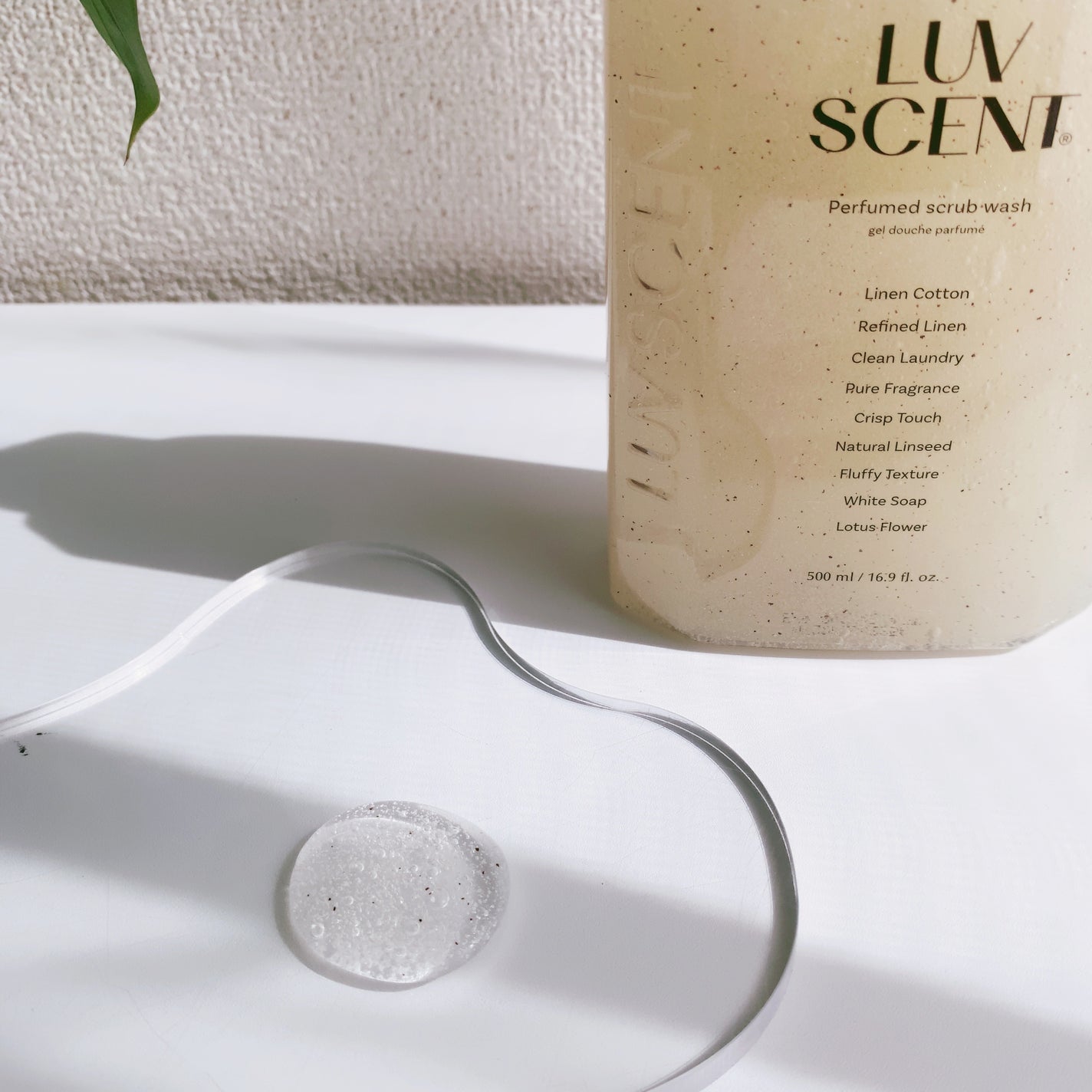 スクラブボディウォッシュ ホワイトシャツ リネンコットン/LUV SCENT/ボディスクラブを使ったクチコミ(2枚目)
