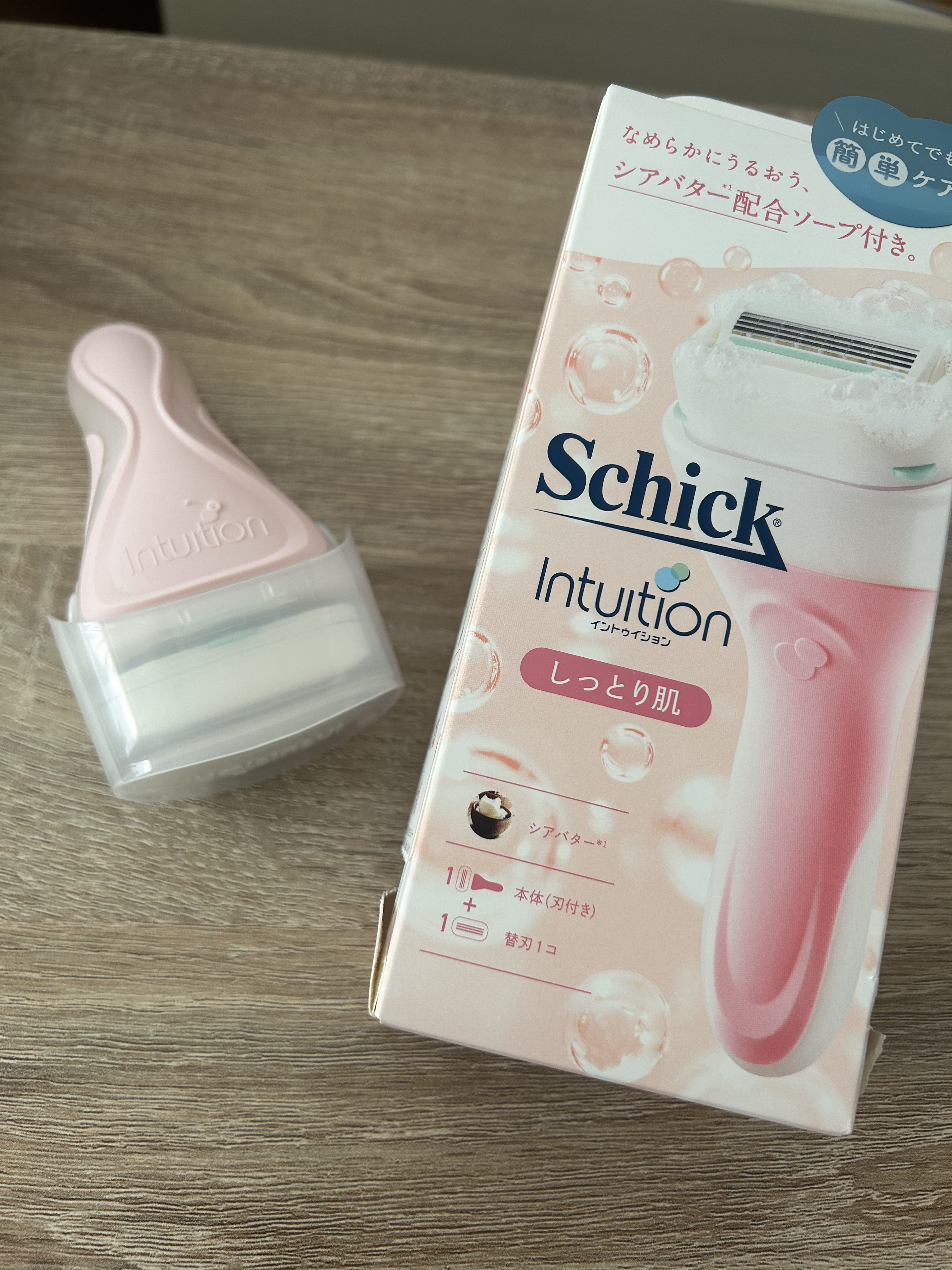 イントゥイション しっとり肌 ホルダー (刃付き+替刃1コ)/イントゥイション/シェーバーを使ったクチコミ（1枚目）