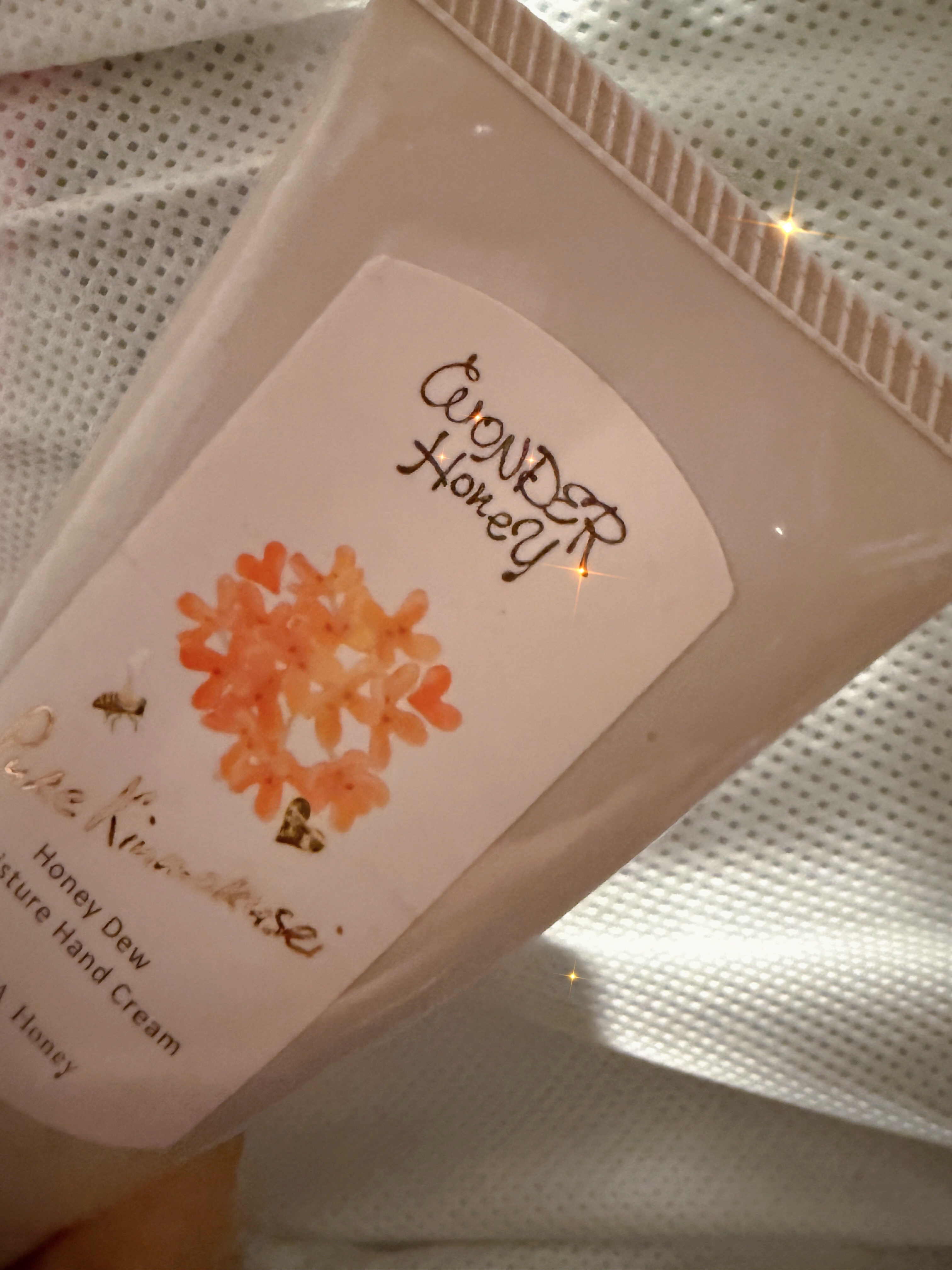 ワンダーハニー とろとろハンドクリーム ピュアキンモクセイ/VECUA Honey/ハンドクリームを使ったクチコミ（1枚目）