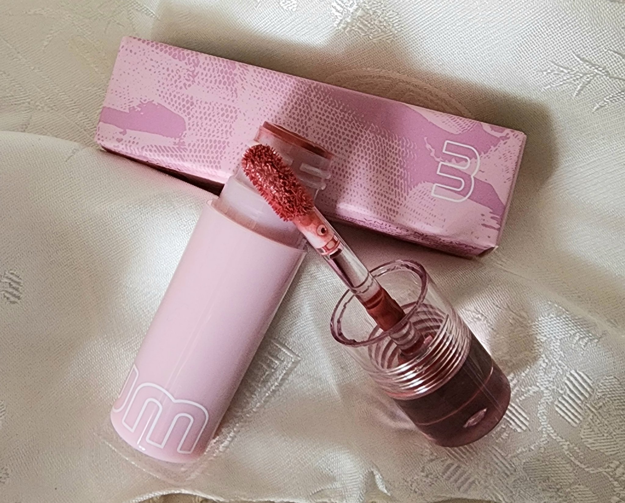 ミニュム バブリップ ジューシーティント/minum/リップティントを使ったクチコミ（1枚目）