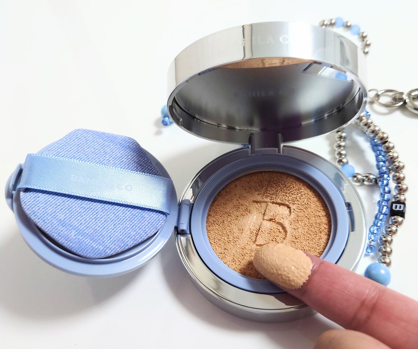 デニムエディション ホワイトクッション フィクサー/BANILA CO/クッションファンデーションを使ったクチコミ(3枚目)