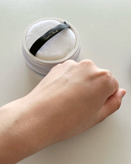 シルキー ライトフェイスパウダー/VanCleo/ルースパウダーを使ったクチコミ(4枚目)