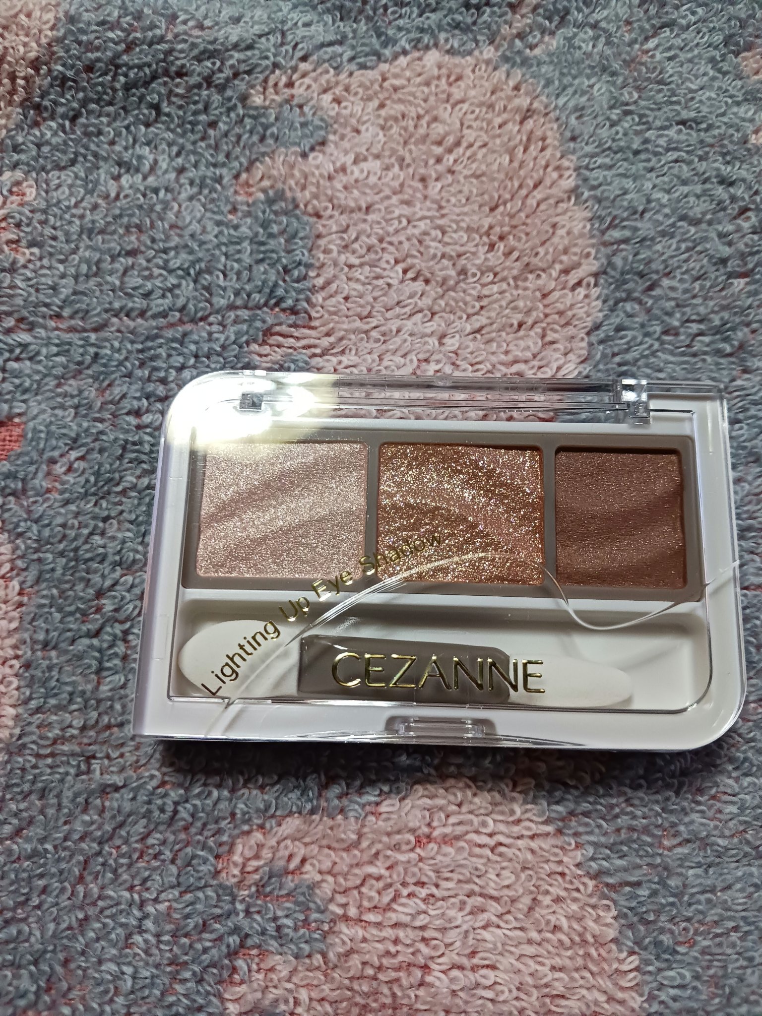 ライティングアップアイシャドウ/CEZANNE/アイシャドウを使ったクチコミ（1枚目）