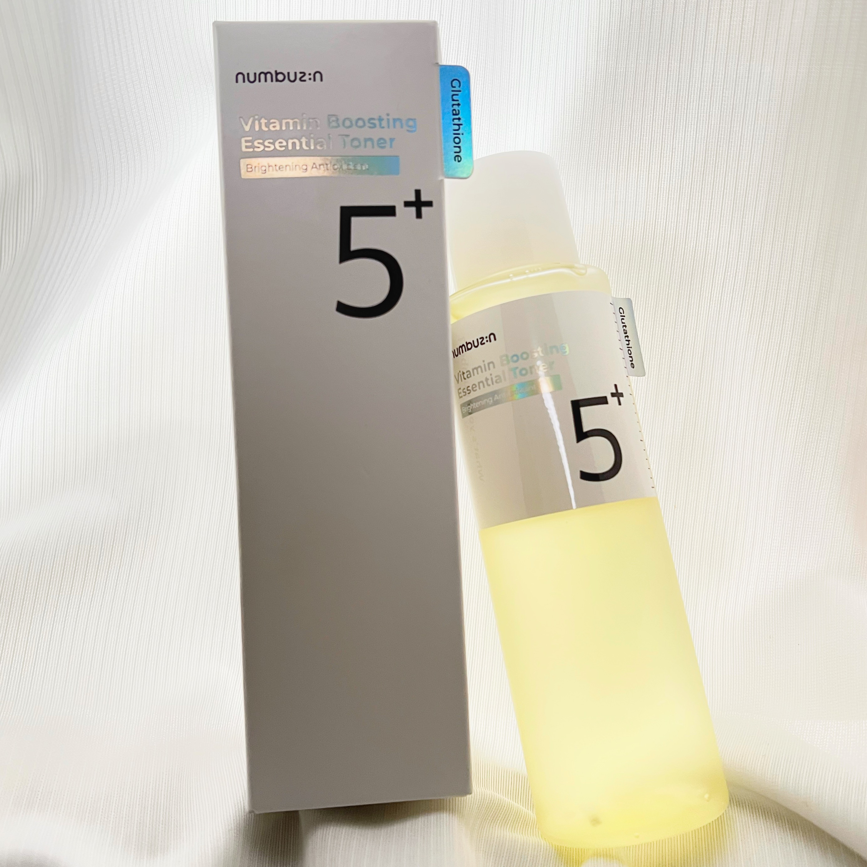 numbuzin5番 白玉グルタチオンCエッセンシャルトナー

公式より
 ⭐︎メラニンの合成守備
 ⭐︎肌トーンの透明感ケア
 感想
 かなりとろみが強めです 肌馴染みも遅めに感じました。 ベタつきはなかったです
 肌がツヤッとして刺激も