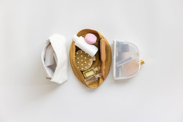 3つのコスメポーチ