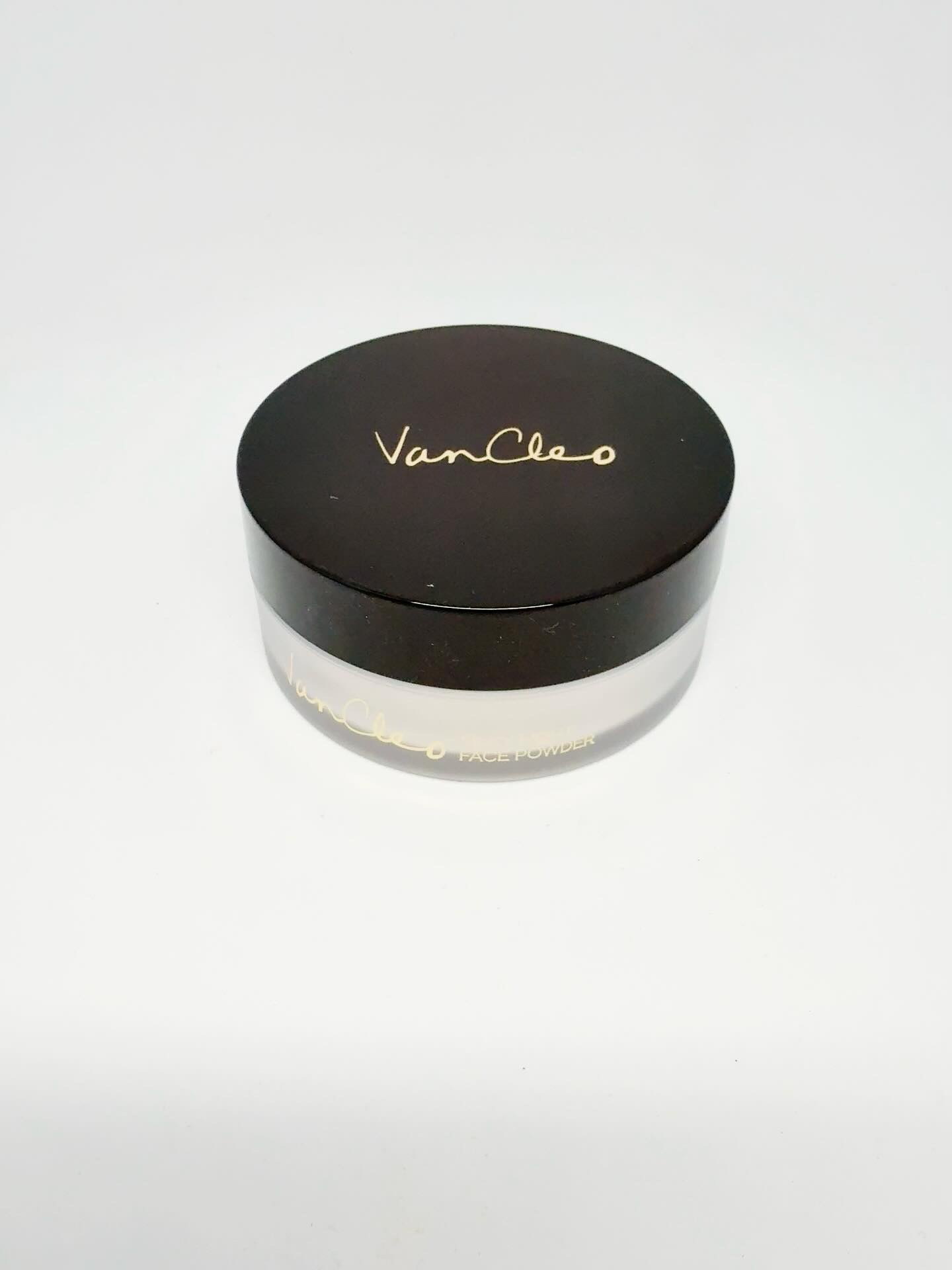 シルキー ライトフェイスパウダー/VanCleo/ルースパウダーを使ったクチコミ（3枚目）