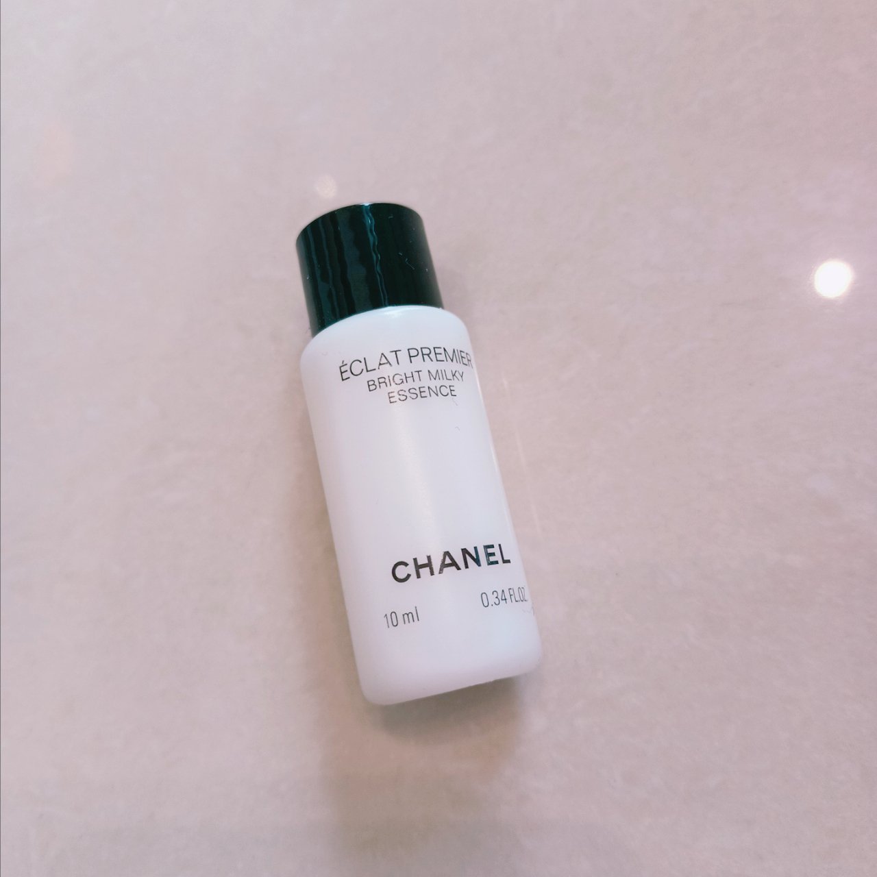 yaheのクチコミ「CHANEL
ECLAT PREMIER
BRIGHT MILKY ESSENCE
─────.....」（1枚目）