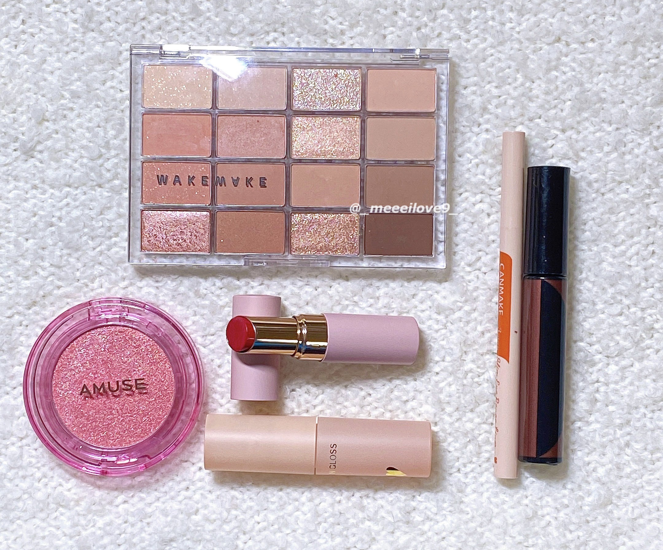 【今日のメイク】
レッドメイクをしました❤️☀️

♡ wakemake ソフトブラーリングアイパレット
03 サンセットブラーリング
左側の列を縦に◎
左下の赤ラメが可愛すぎた､､🥰

♡ キャンメイク　3wayスリムアイルージュライナ