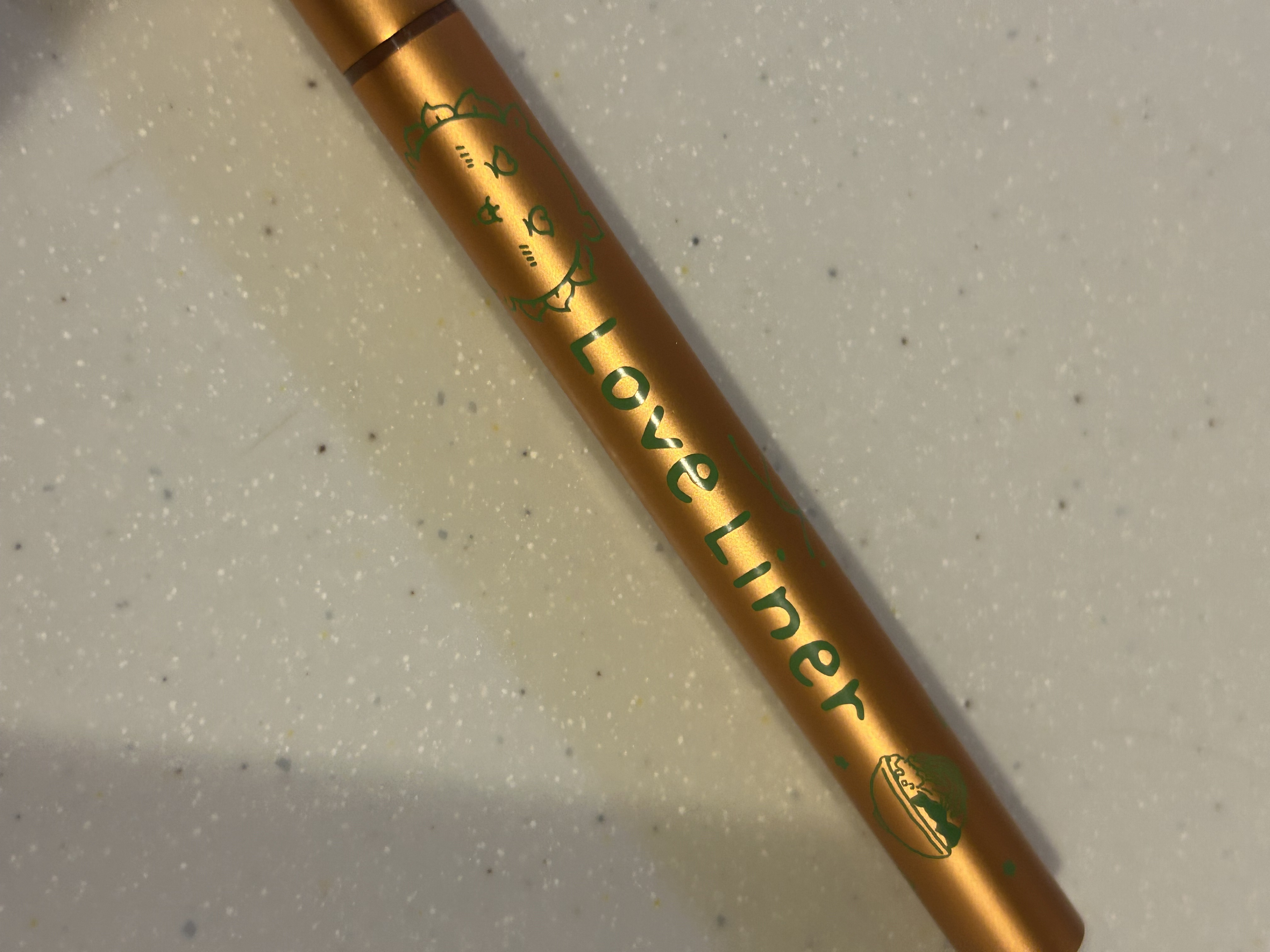 リキッドアイライナーR4/ラブ・ライナー/リキッドアイライナーを使ったクチコミ（2枚目）