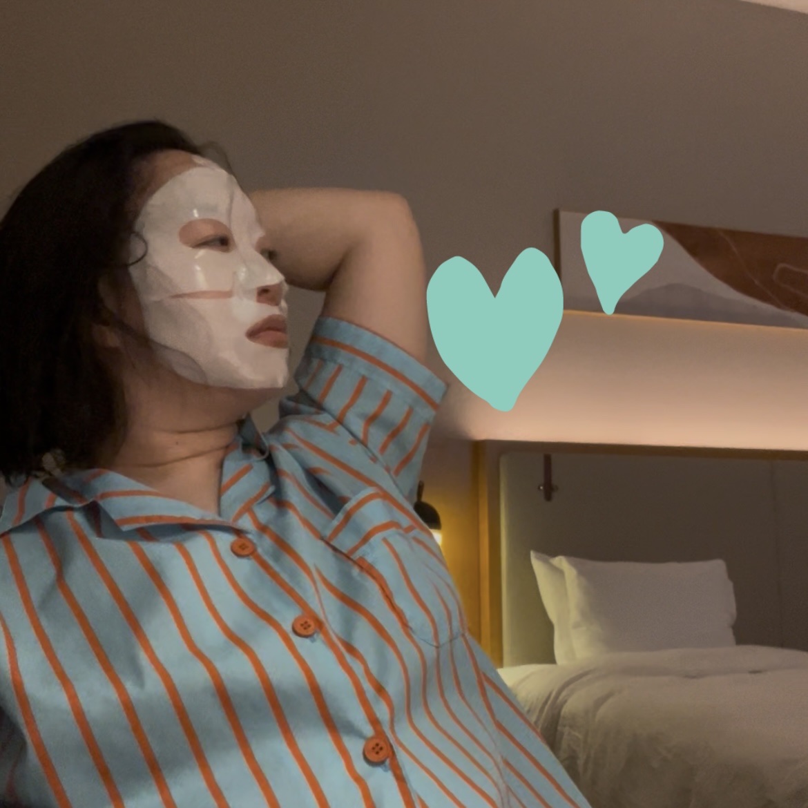 中国旅行✈️
今回の旅には、Biodanceさんの緑のゲルマスクをお供にしました💚
ホテルの部屋って意外と乾燥しがちなので、寝る前の保湿ケアにぴったり！
塗ったままドライヤーしても全然落ちないし、今回も大活躍してくれてます🧖‍♀️💨
