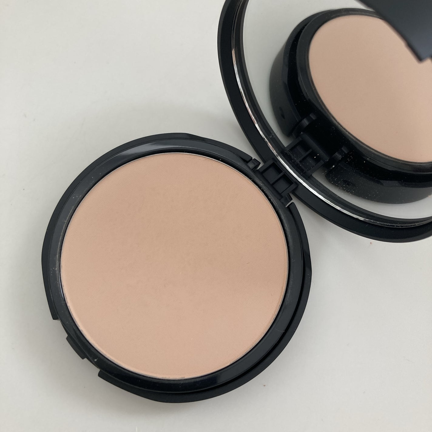 ベアプロ 24HR パウダー ファンデーション/bareMinerals/パウダーファンデーションを使ったクチコミ(2枚目)