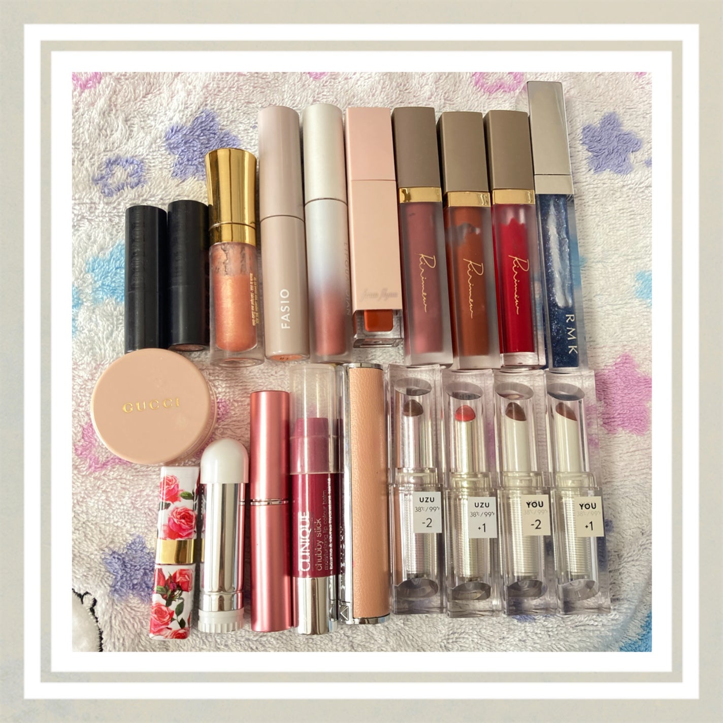 まろん★フォロバ★ on LIPS 「お家に置いてあるリップ(捨てられない)+持ち歩きポーチにあと2..」(2枚目)