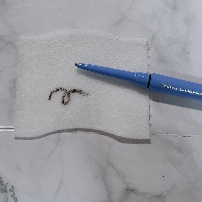 「密着アイライナー」極細クリームペンシル/デジャヴュ/ペンシルアイライナーを使ったクチコミ（2枚目）