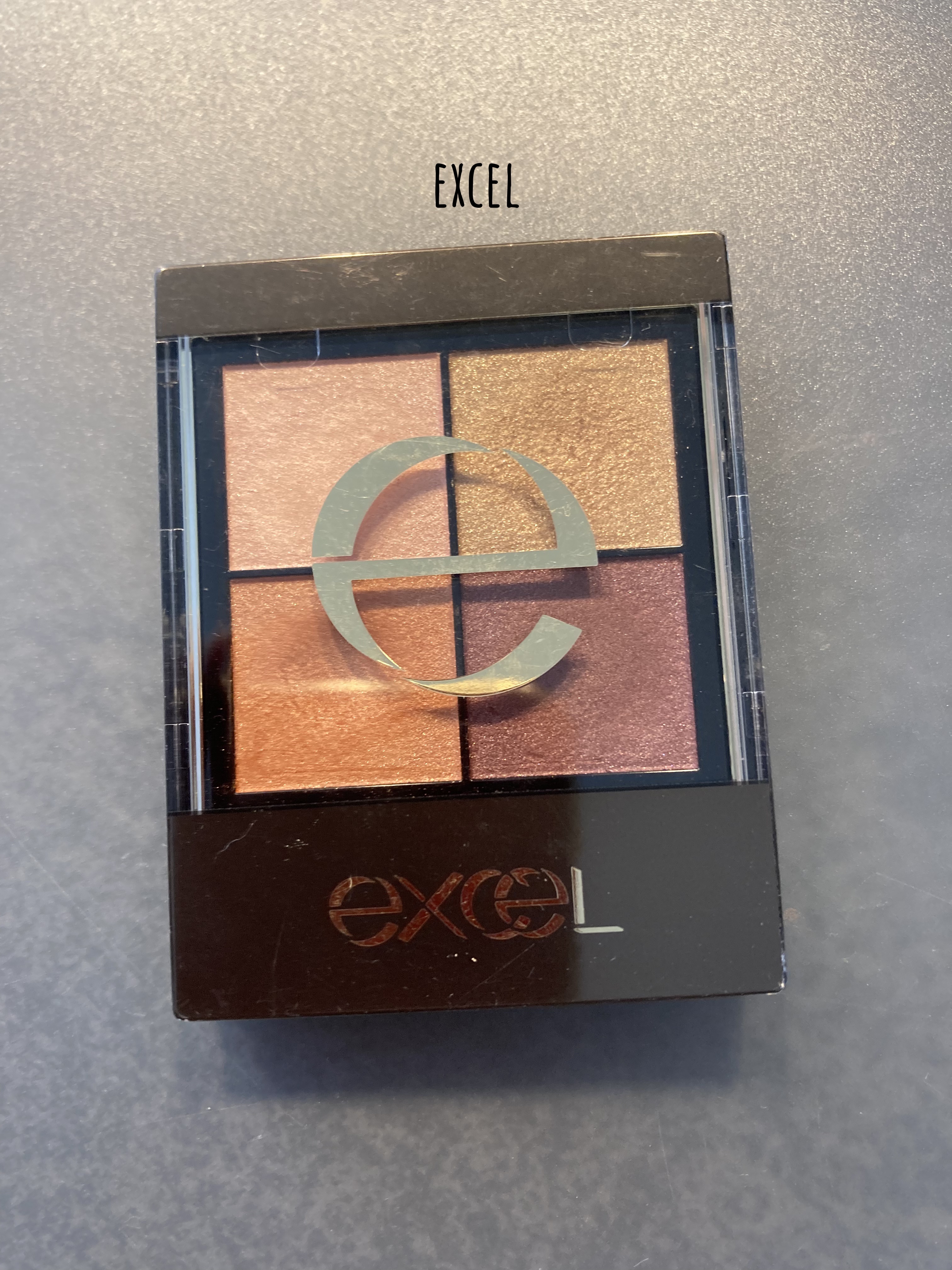 リアルクローズシャドウ/excel/アイシャドウパレットを使ったクチコミ（1枚目）