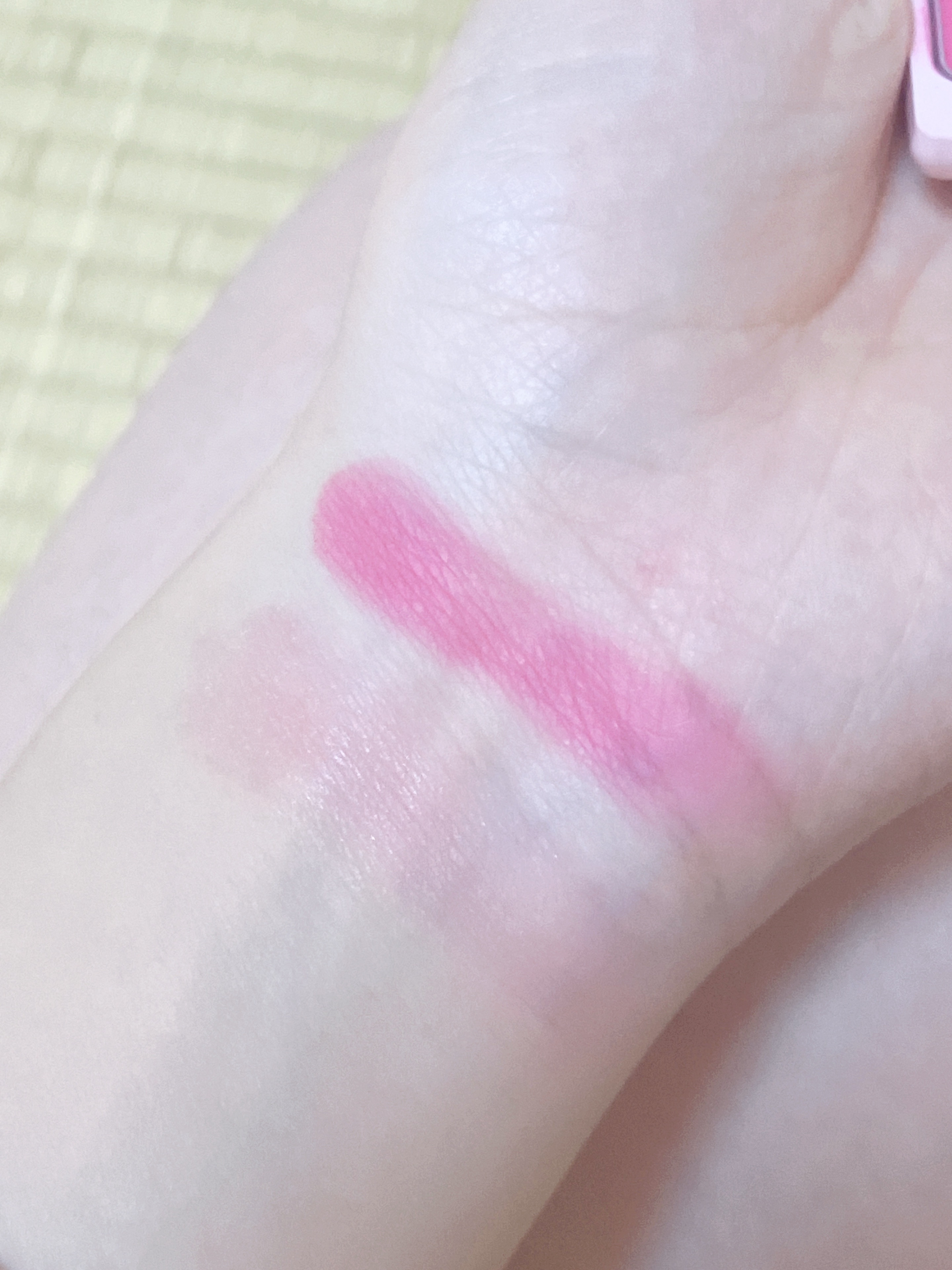 マットリップパウダー berry tart(ベリータルト)/WHOMEE/口紅を使ったクチコミ（2枚目）