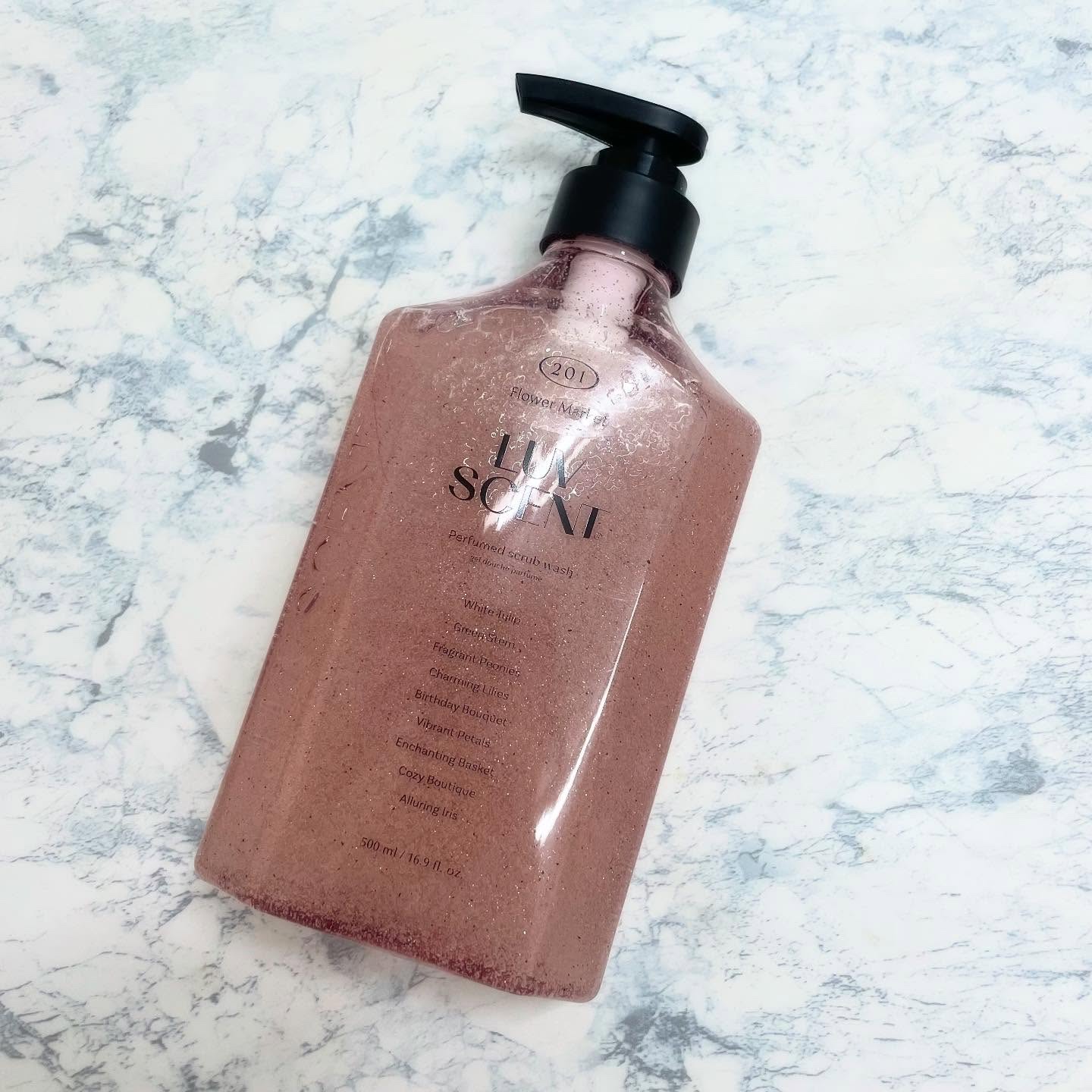 スクラブボディウォッシュ フラワーマーケット ホワイトチューリップ/LUV SCENT/ボディスクラブを使ったクチコミ（1枚目）