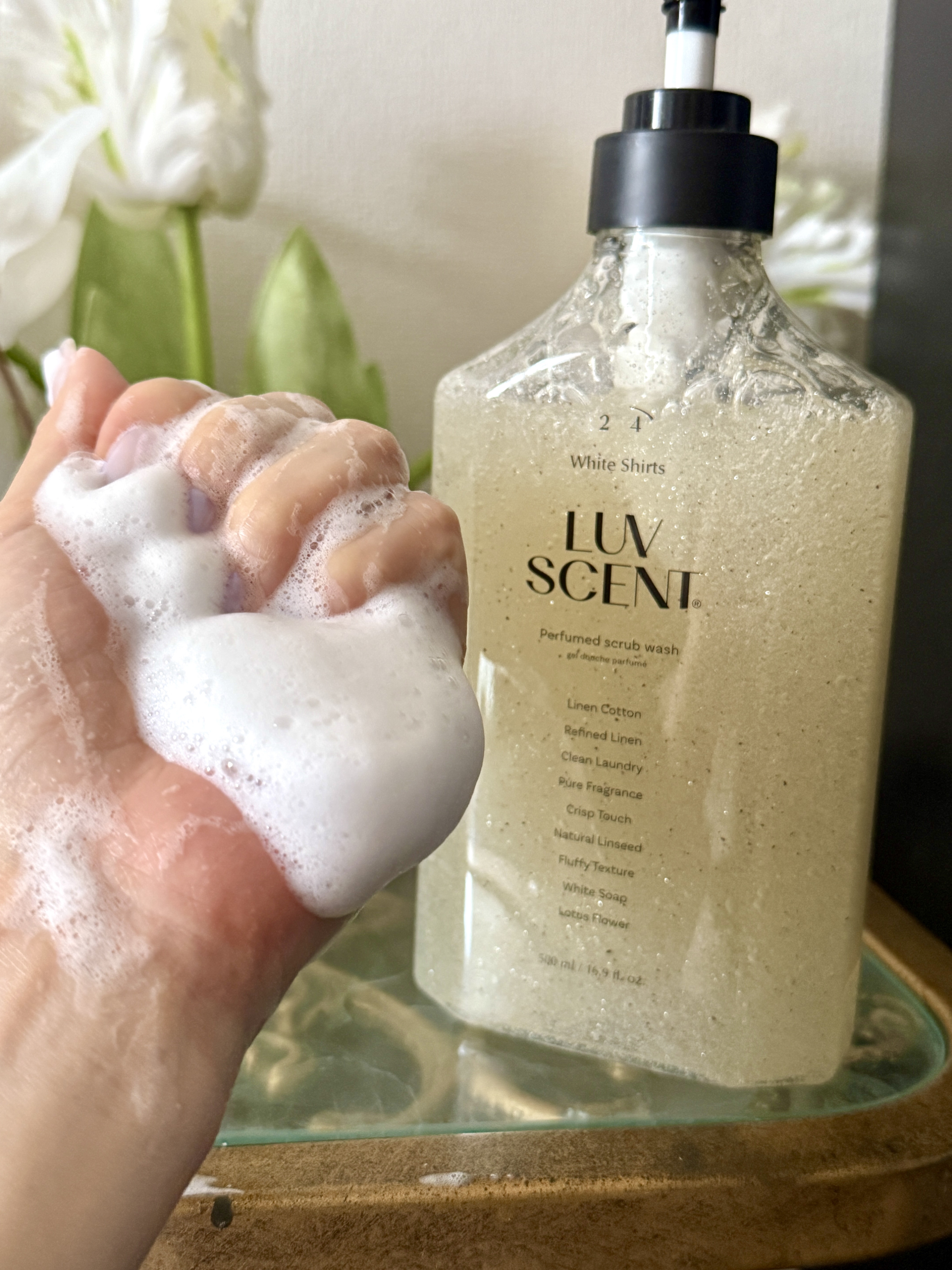 スクラブボディウォッシュ ホワイトシャツ リネンコットン/LUV SCENT/ボディスクラブを使ったクチコミ（3枚目）