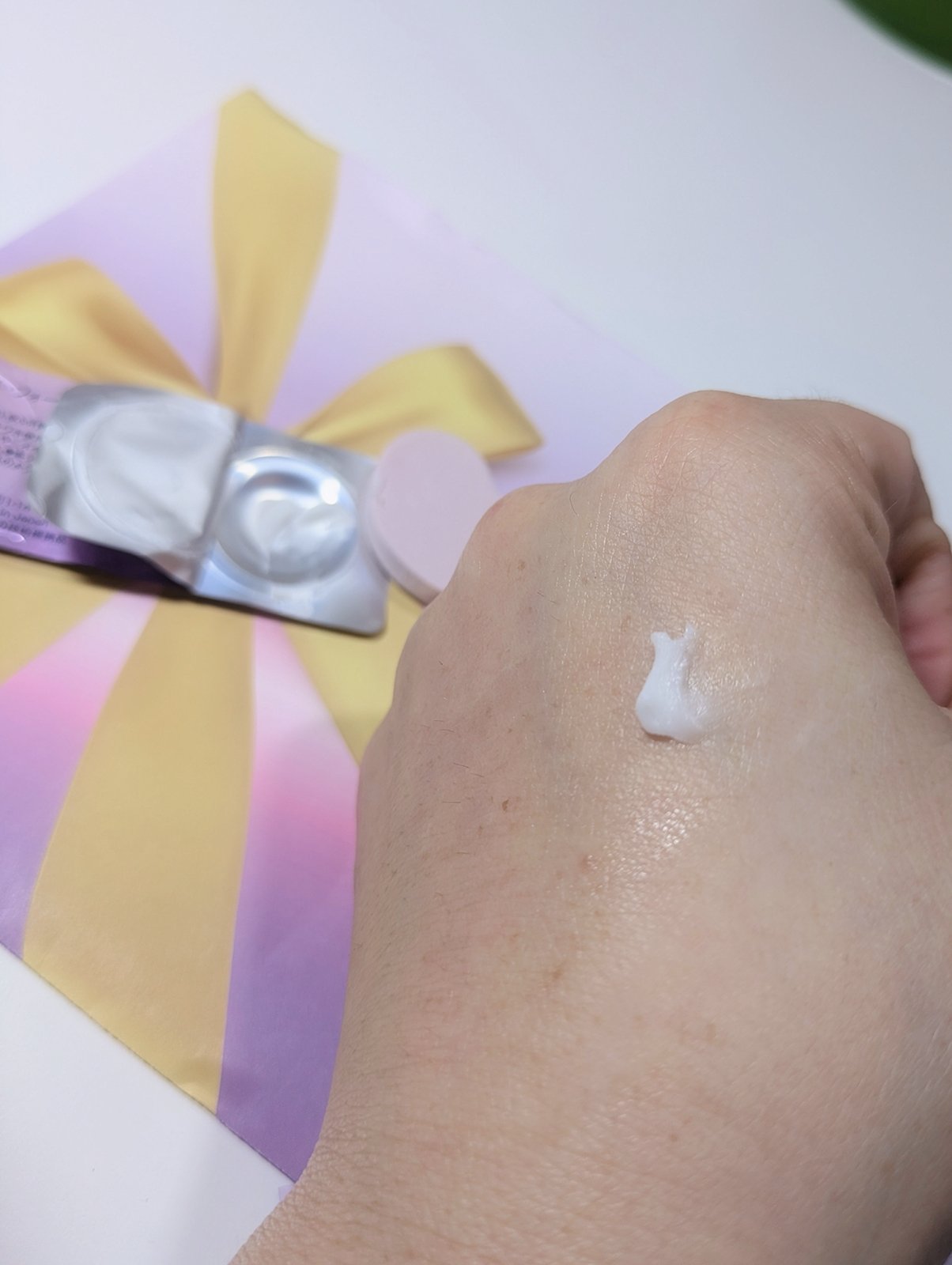 8x4 アロマスイッチ ロールオン パリスブーケの香り/８ｘ４/デオドラント・制汗剤を使ったクチコミ（3枚目）