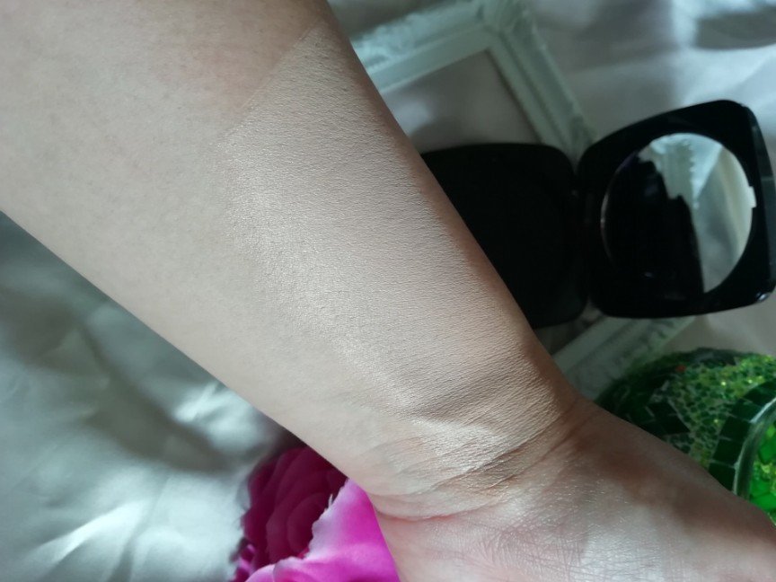 レイヤリングフィット グロークッションEX N1.5 スウェード(Suede)/TFIT/クッションファンデーションを使ったクチコミ（3枚目）