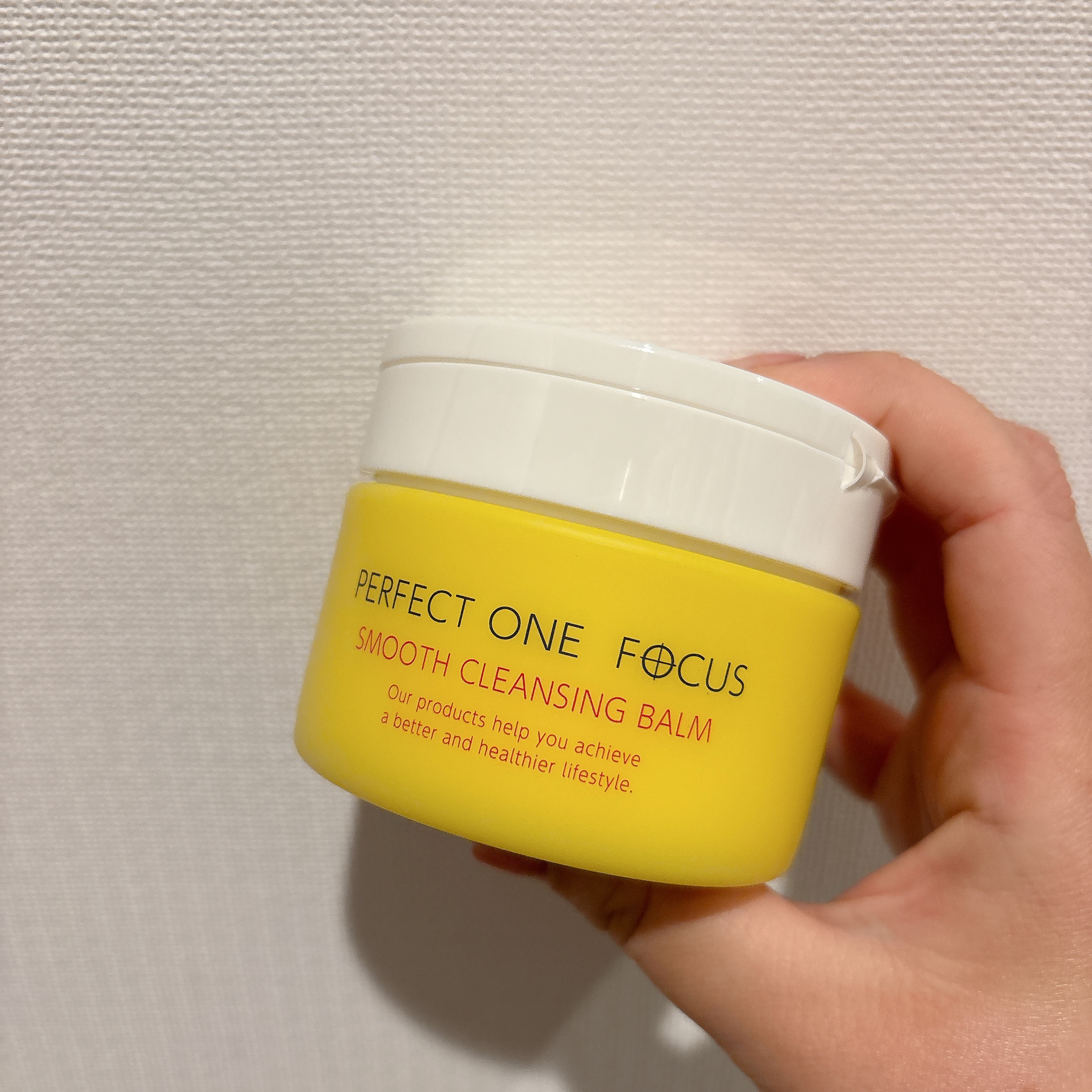 PERFECT ONE  FOCUS　スムースクレンジングバーム


バームタイプのクレンジングです✨
毛穴に効くという口コミが多くて使用しましたが、正直あまり変化を感じませんでした🥲

さっぱりした香りやベタベタしない使い心地はとても良