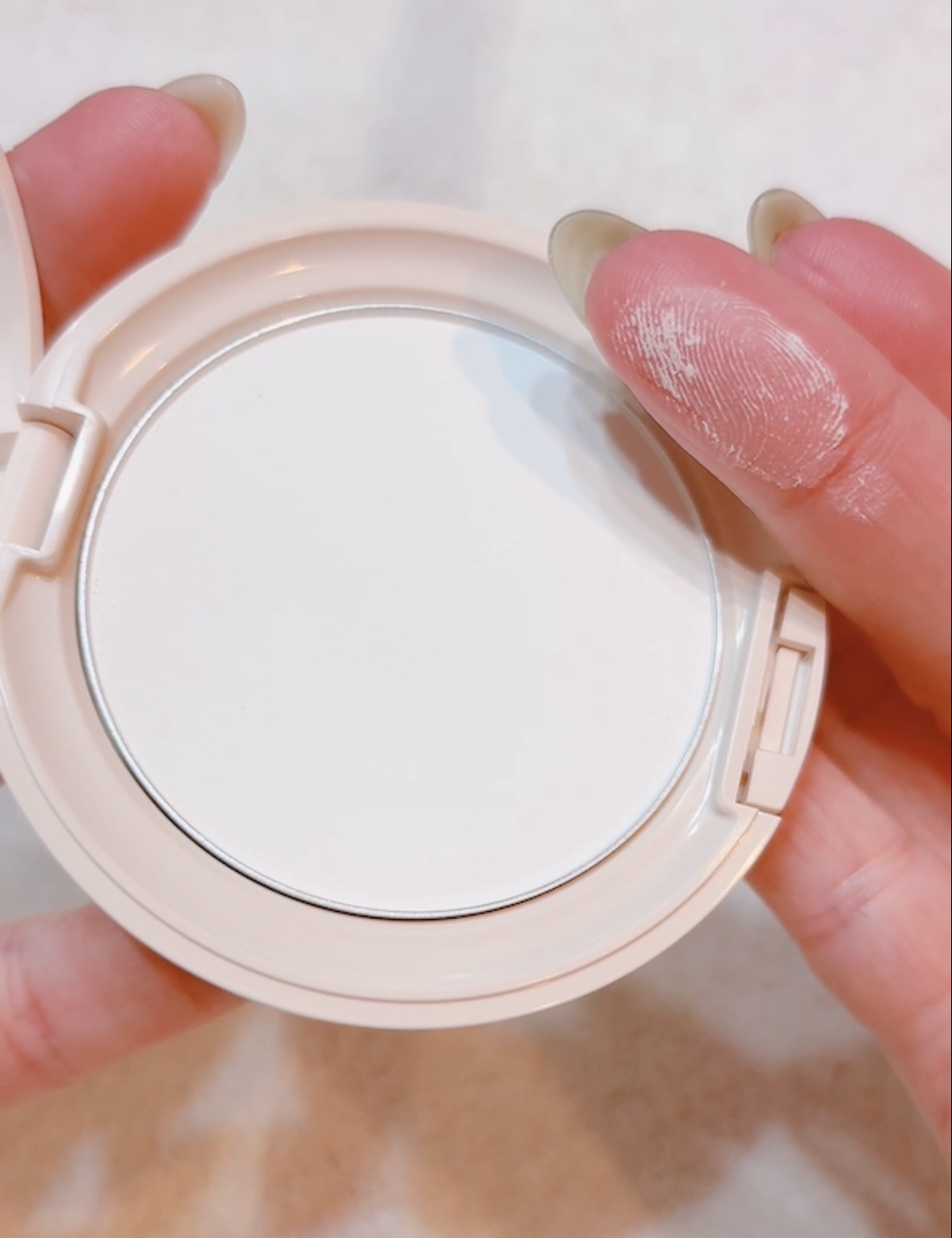 グッバイオイリー/Enamor/プレストパウダーを使ったクチコミ（3枚目）