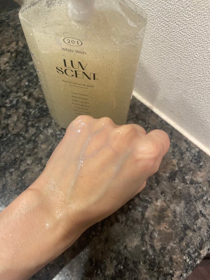 スクラブボディウォッシュ ホワイトシャツ リネンコットン/LUV SCENT/ボディスクラブを使ったクチコミ(4枚目)