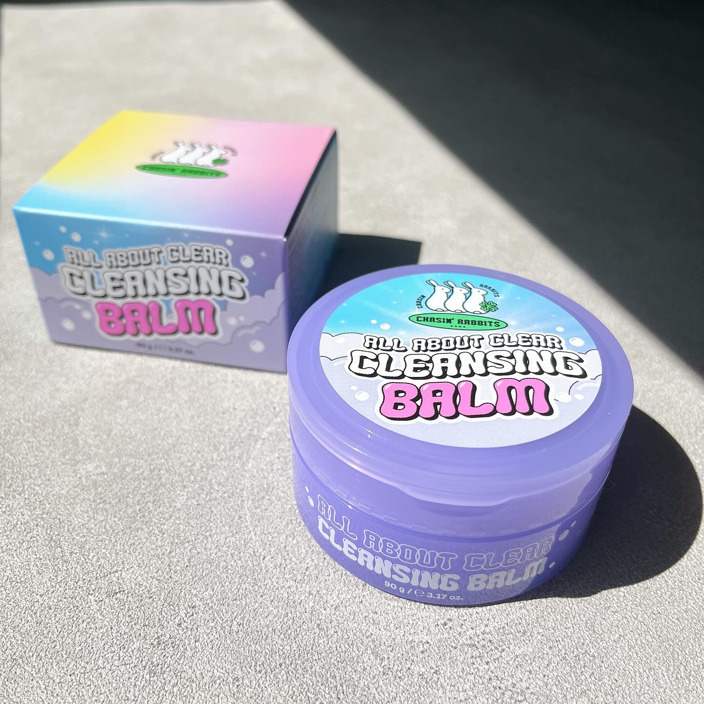 chasinrabbits
オールアバウトクリアクレンジングバーム 90g

これ1つで、ディープクレンジング＆うるおいケアを同時に！✨

自然由来成分配合で、
クリームのようにやさしくなじみ、
しっかりディープクレンジング🫧
バームタイ