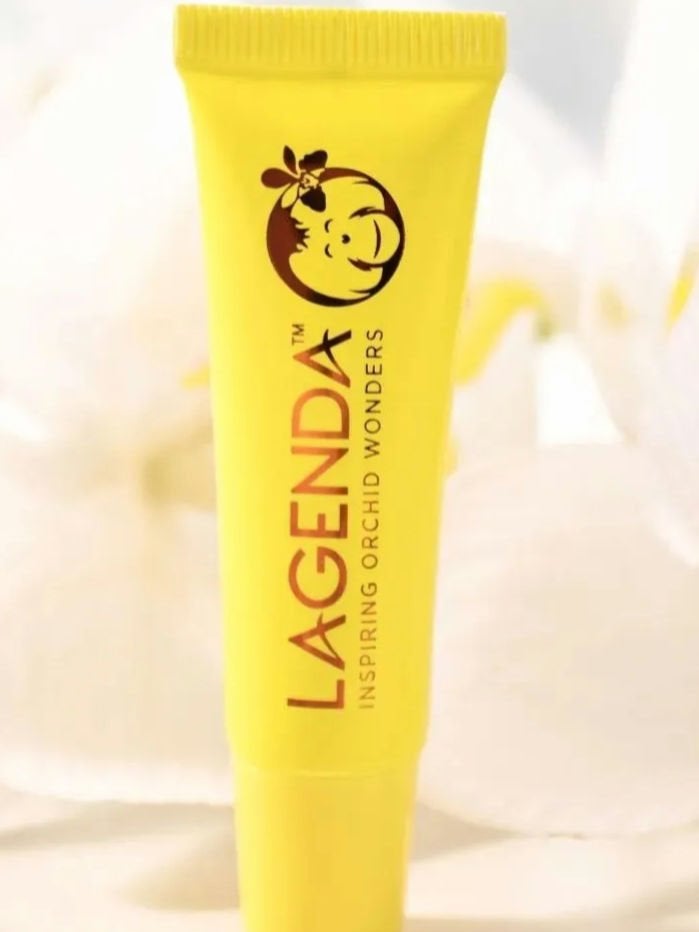 もっちー on LIPS 「【使った商品】LAGENDA【商品の特徴】唇に潤いをあたえてく..」(1枚目)