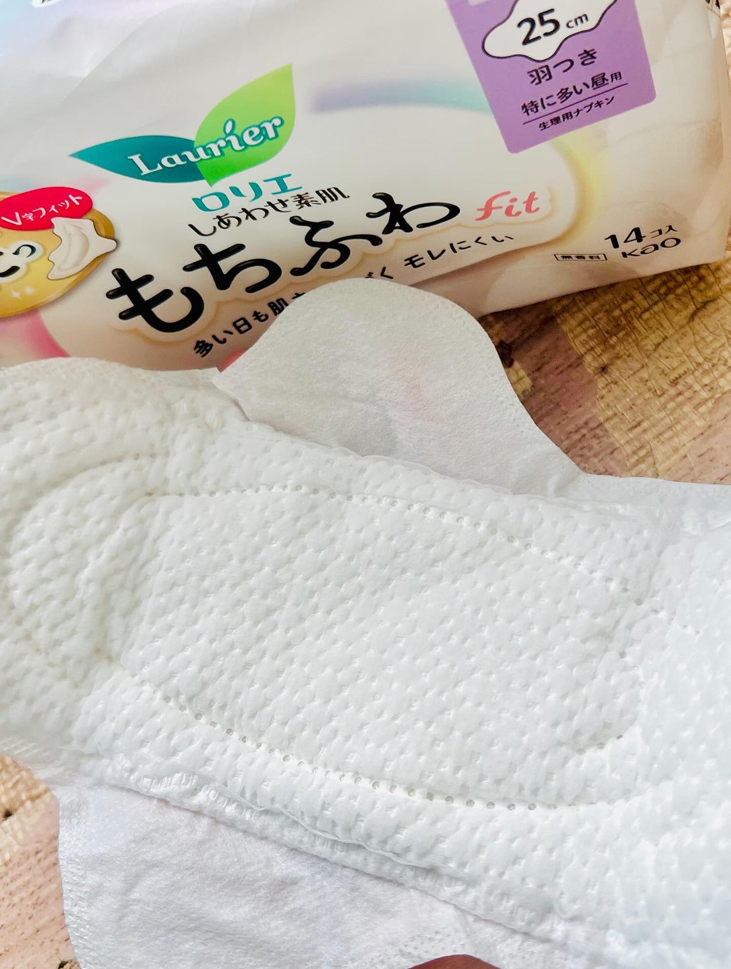 ロリエ もちふわ fit 25cm 羽つき 14コ入 (医薬部外品 )/ロリエ/ナプキンを使ったクチコミ(2枚目)