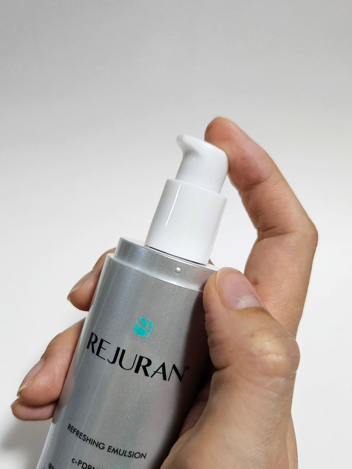 REJURAN リフレッシングエマルジョン 45ml/REJURAN COSMETICS/乳液を使ったクチコミ（2枚目）