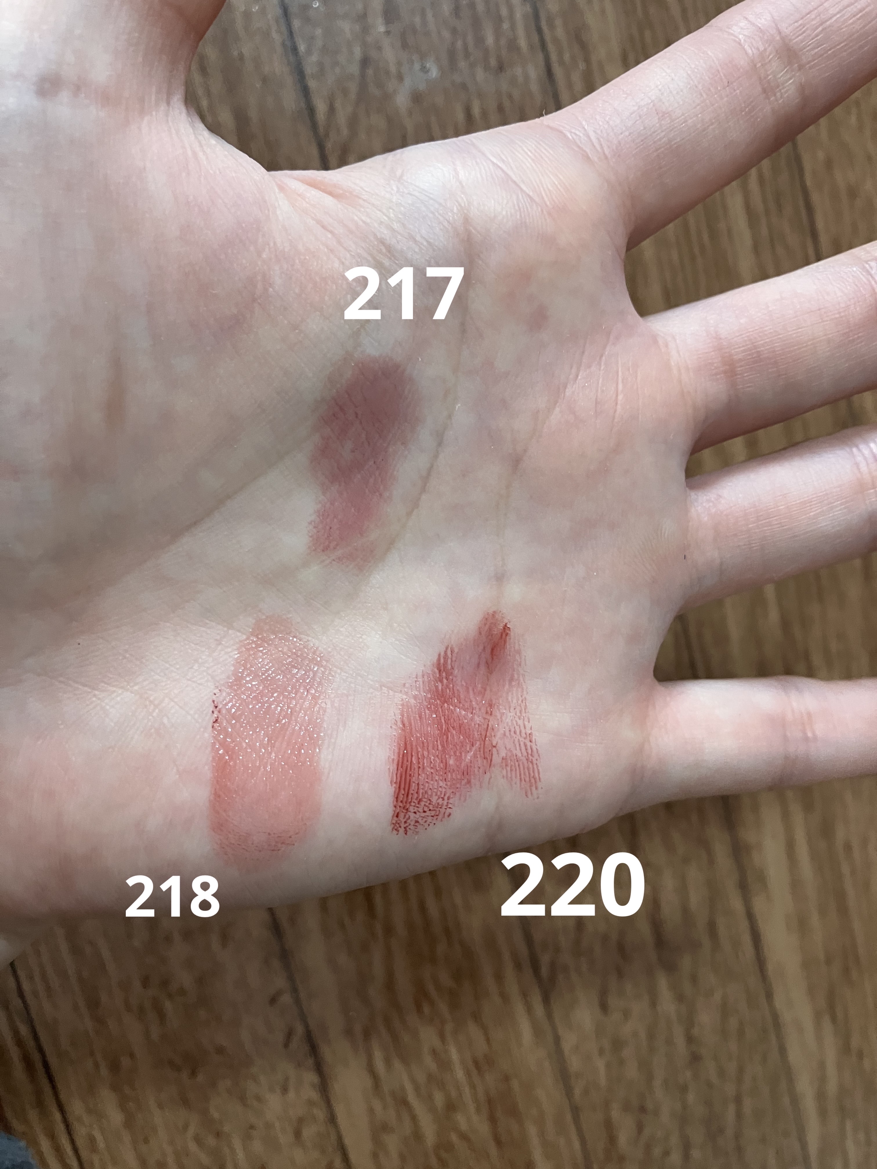 ボンディンググロウリップスティック/Laka/口紅を使ったクチコミ（2枚目）