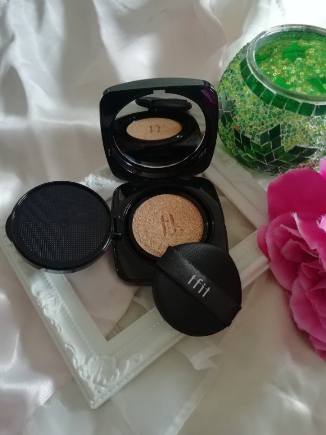 レイヤリングフィット グロークッションEX N1.5 スウェード(Suede)/TFIT/クッションファンデーションを使ったクチコミ（1枚目）