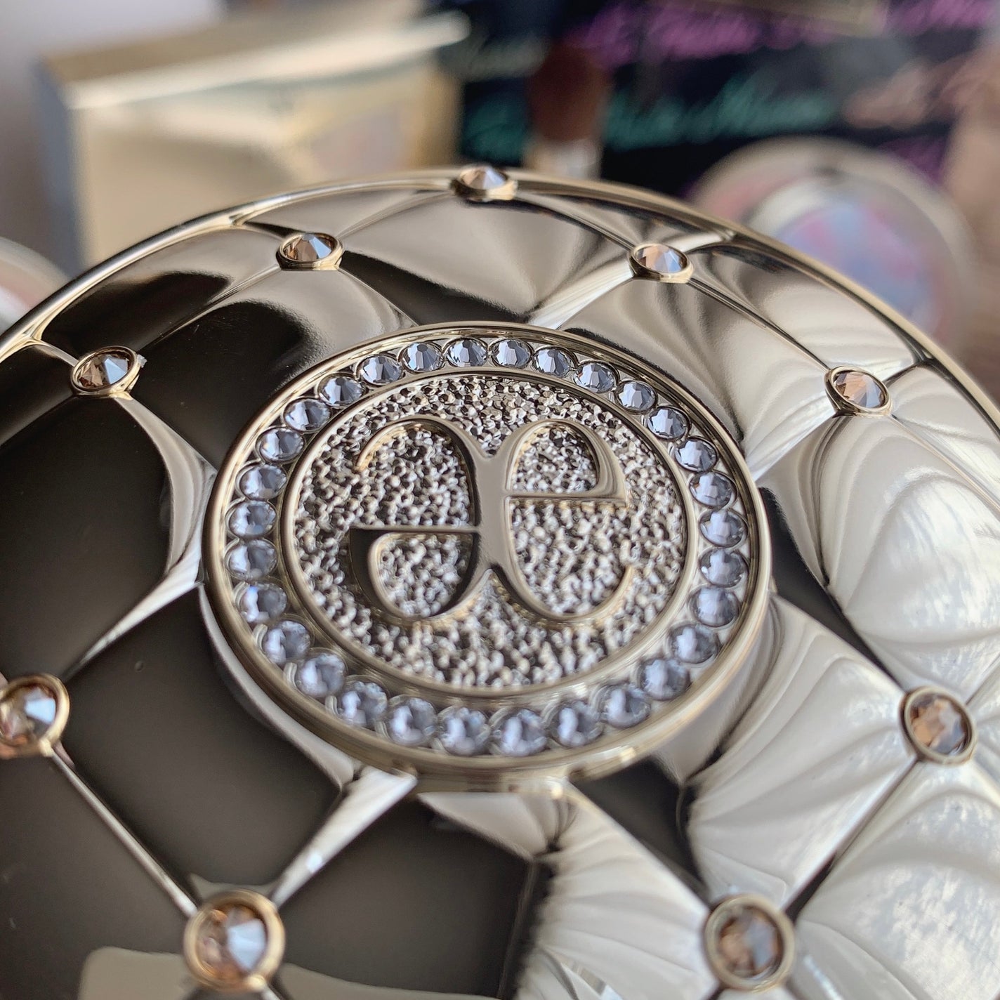 ラ プードル オートニュアンス/Elégance/プレストパウダーを使ったクチコミ(6枚目)