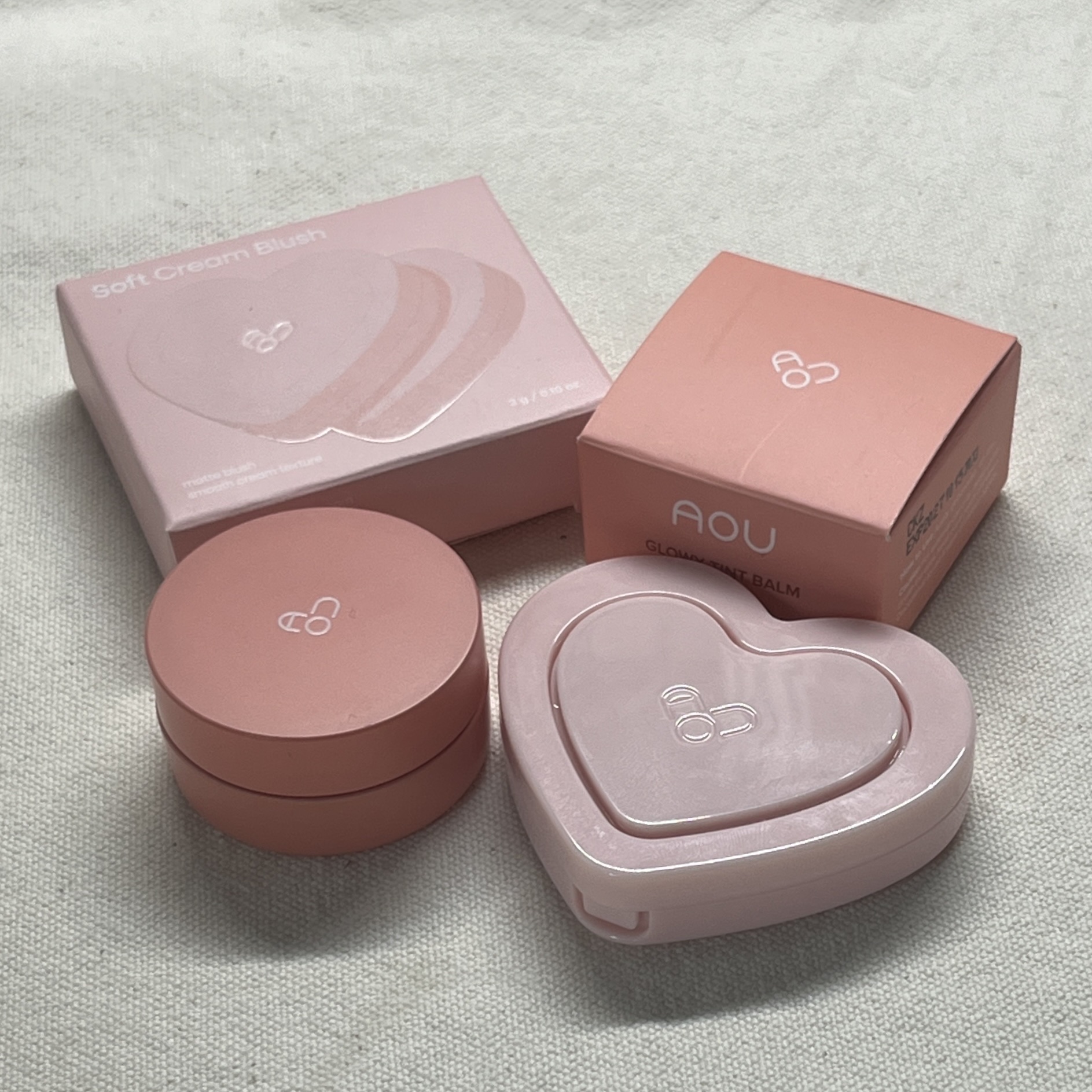 GLOWY TINT BALM/AOU/リップグロスを使ったクチコミ（1枚目）