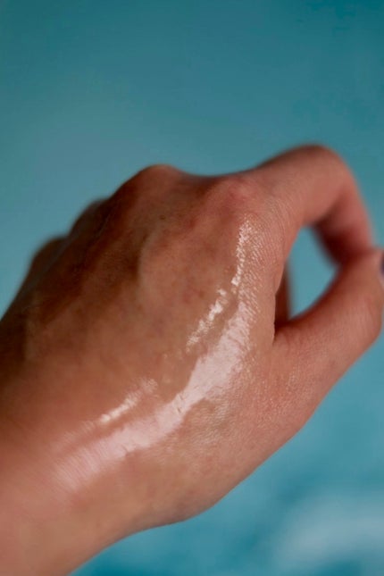 はち on LIPS 「「塗る」から「魅せる」へ。肌が目覚める30秒のブルービタミン体..」(4枚目)