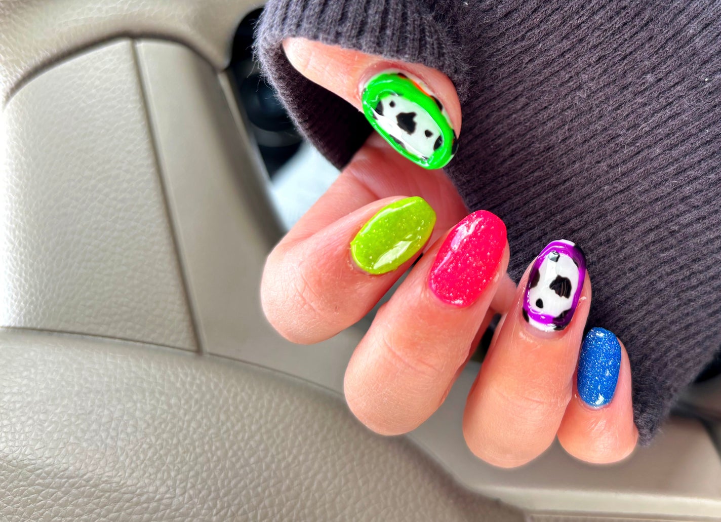 𝚁 𝚒 𝚔 𝚘 on LIPS 「selfnail💅🏻🩷過去ネイルパーツ禁止職場なのでパーツなし..」(1枚目)