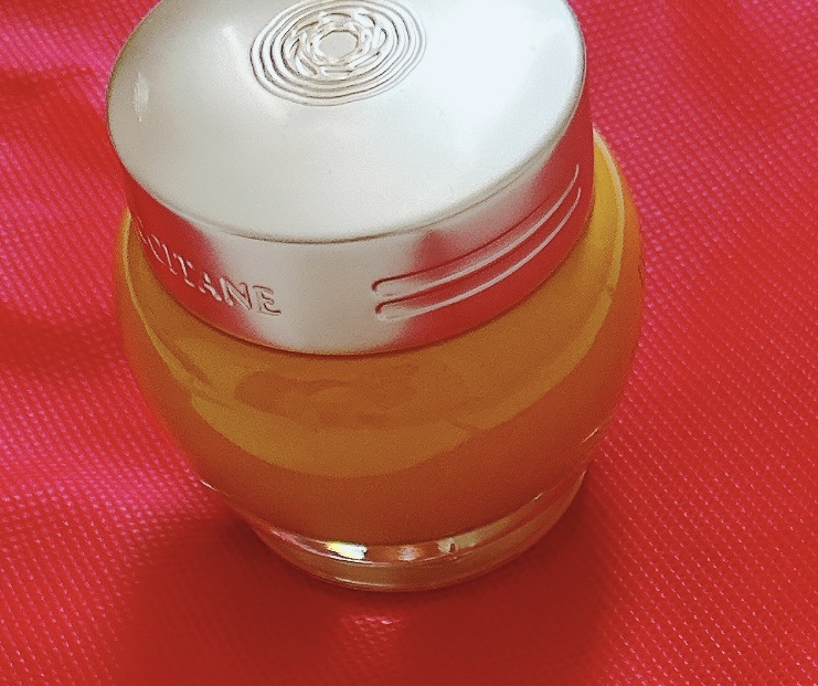 L'OCCITANE イモーテル ディヴァインクリームのクチコミ「こっくりとしたテクスチャーのクリームですが、肌に乗せるとすーっと体温でとろけるように伸びて、な.....」（1枚目）