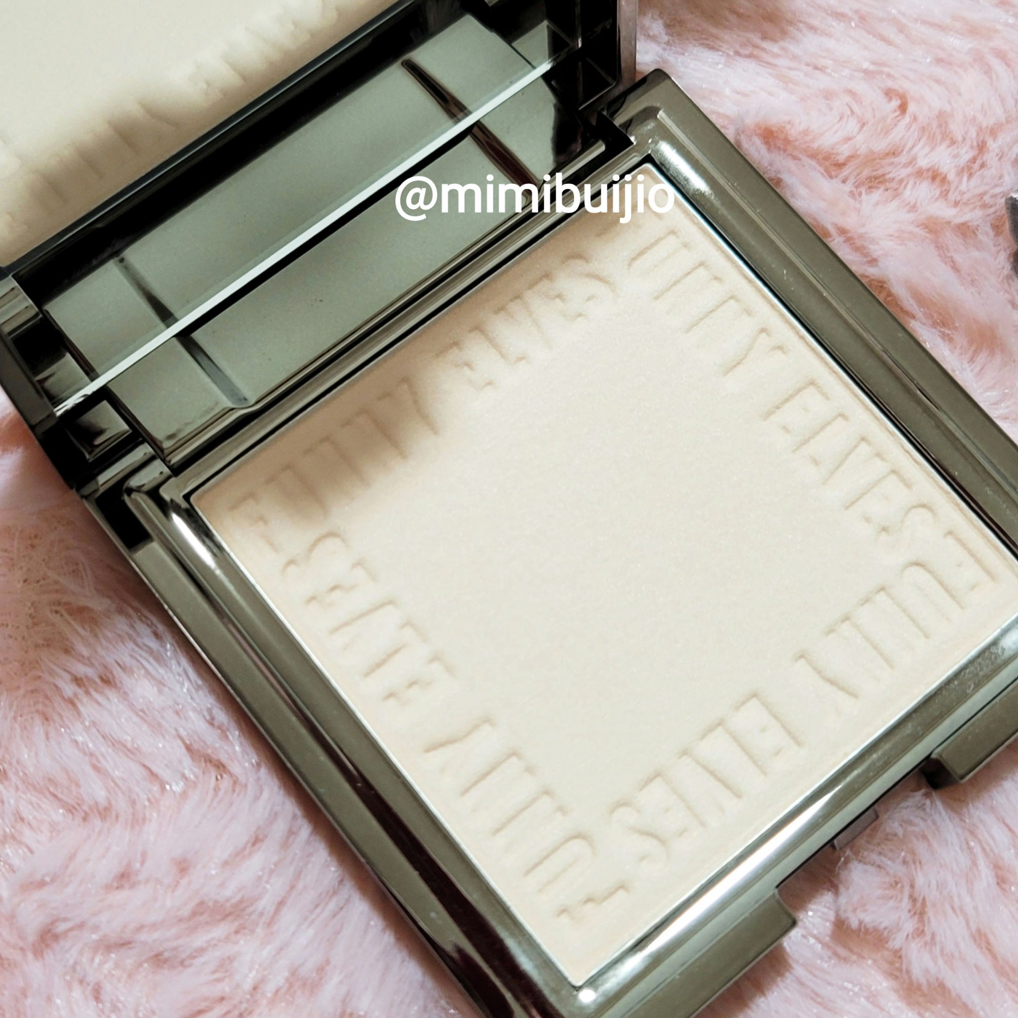 ソフトマットプレストパウダー/FUNNY ELVES方里/プレストパウダーを使ったクチコミ（2枚目）