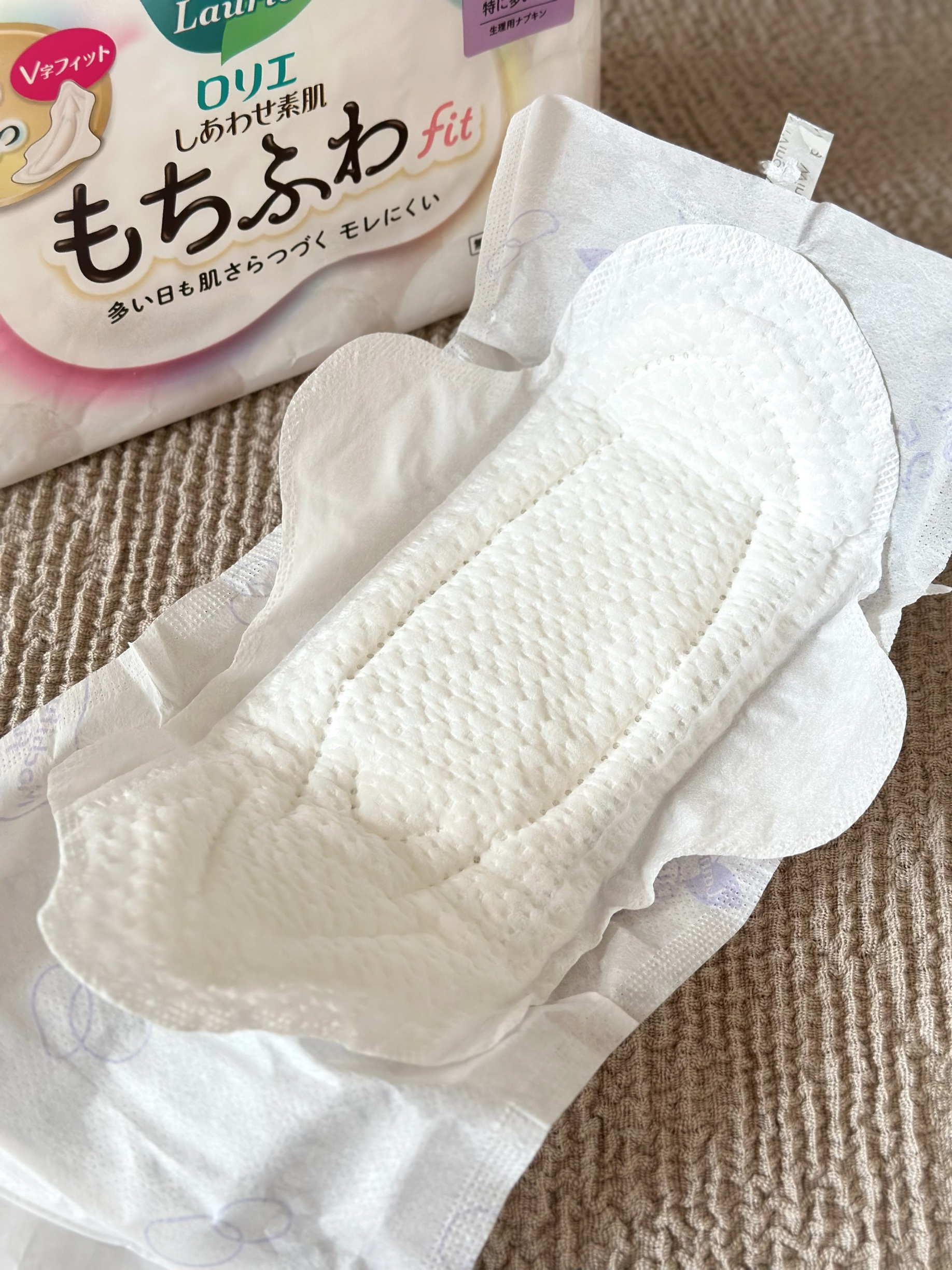 ロリエ もちふわ fit 25cm 羽つき 14コ入 (医薬部外品 )/ロリエ/ナプキンを使ったクチコミ（3枚目）