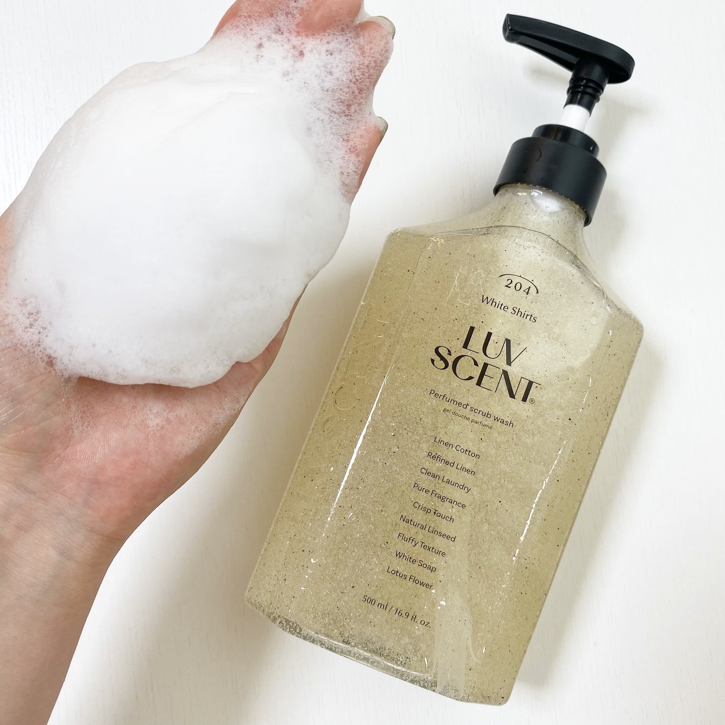スクラブボディウォッシュ ホワイトシャツ リネンコットン/LUV SCENT/ボディスクラブを使ったクチコミ（3枚目）