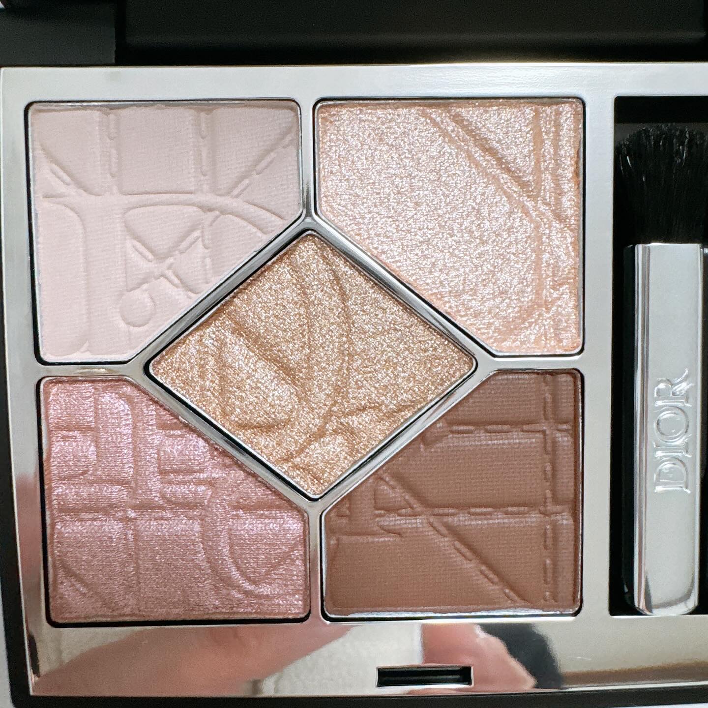 Dior ディオールショウ サンク クルール 647 シルクトープ　限定 DIOR限定アイシャドウ ディオールショウサンククルール 647