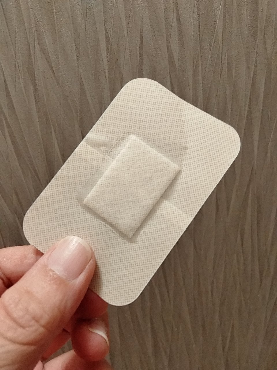 くうたろ on LIPS 「怪我してて大きなばんそうこう欲しかったのでDAISOで買ってみ..」(5枚目)