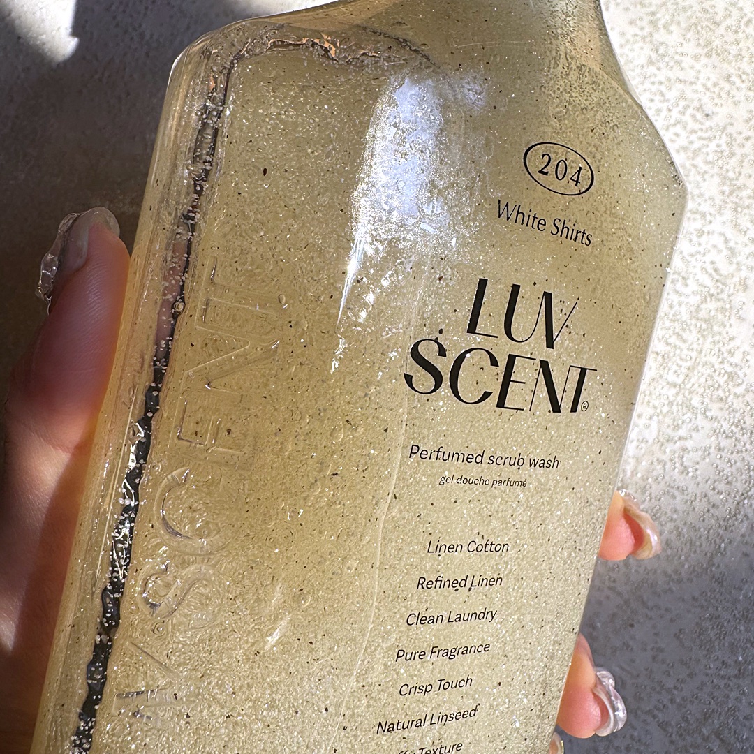 スクラブボディウォッシュ ホワイトシャツ リネンコットン/LUV SCENT/ボディスクラブを使ったクチコミ（3枚目）