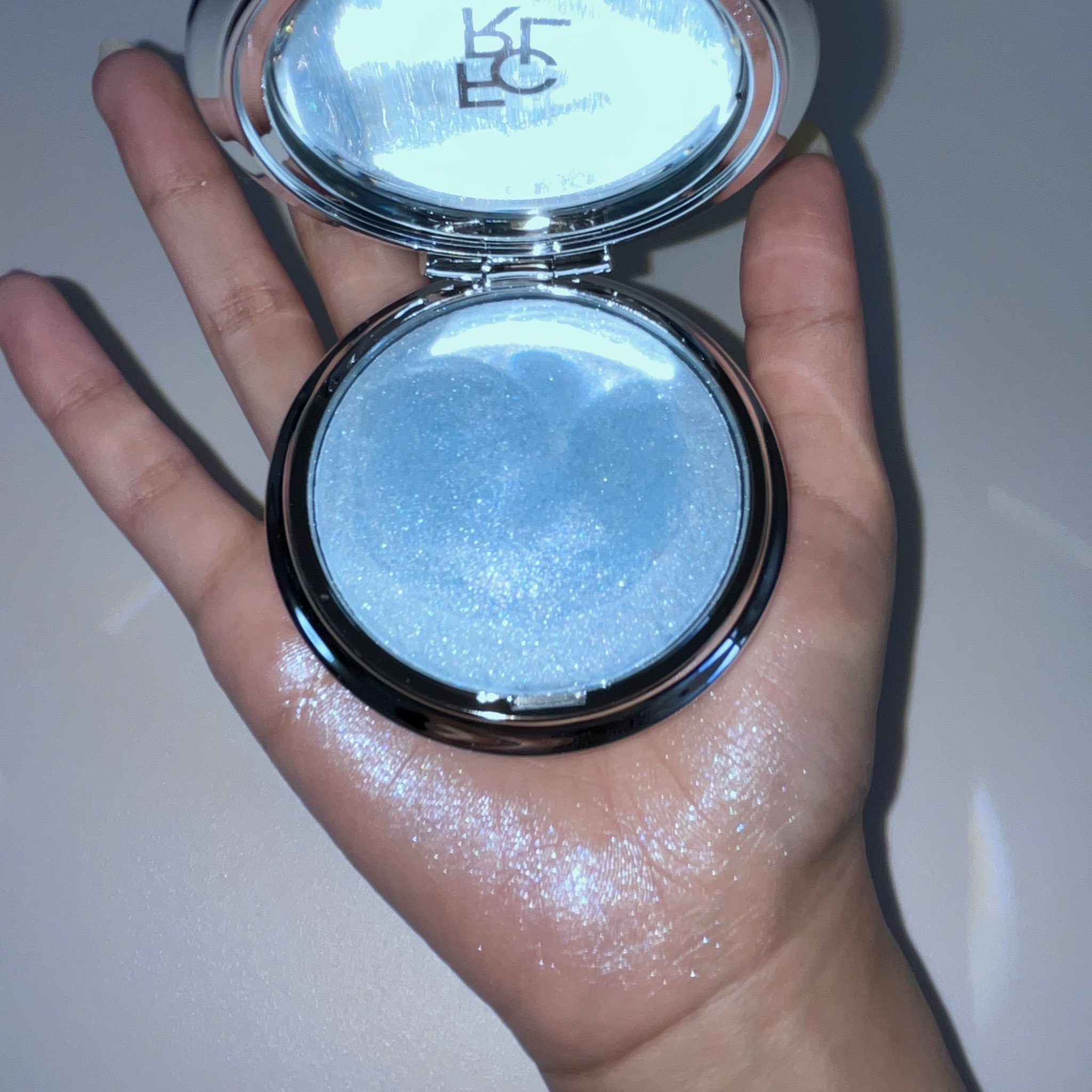 Focallure Star Crash Stretchy Highlighter/FOCALLURE/クリームハイライトを使ったクチコミ（2枚目）