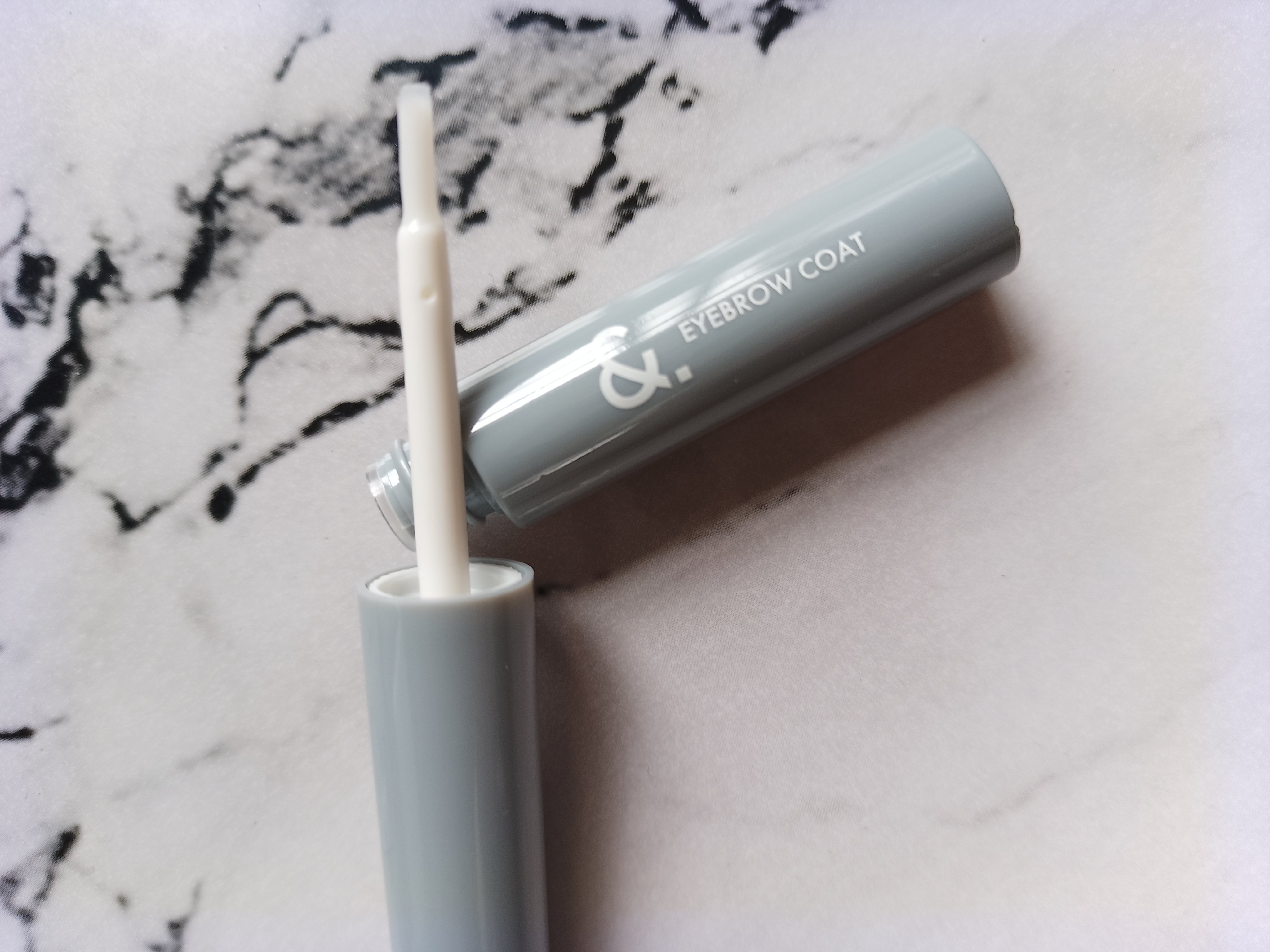 ＆．眉トップコート/DAISO/その他アイブロウを使ったクチコミ（3枚目）