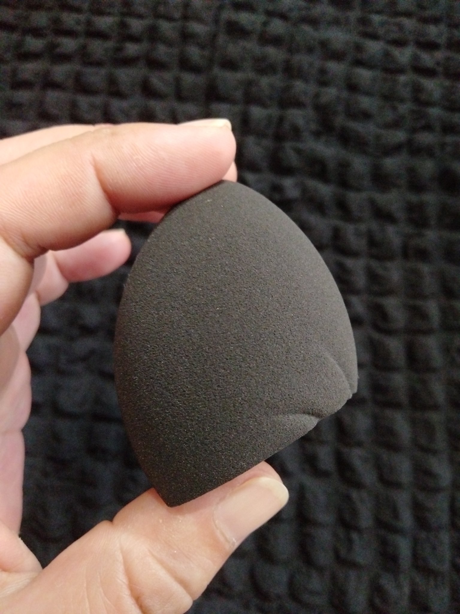 パフ　(炭入り・しずく型)/DAISO/パフ・スポンジを使ったクチコミ（2枚目）