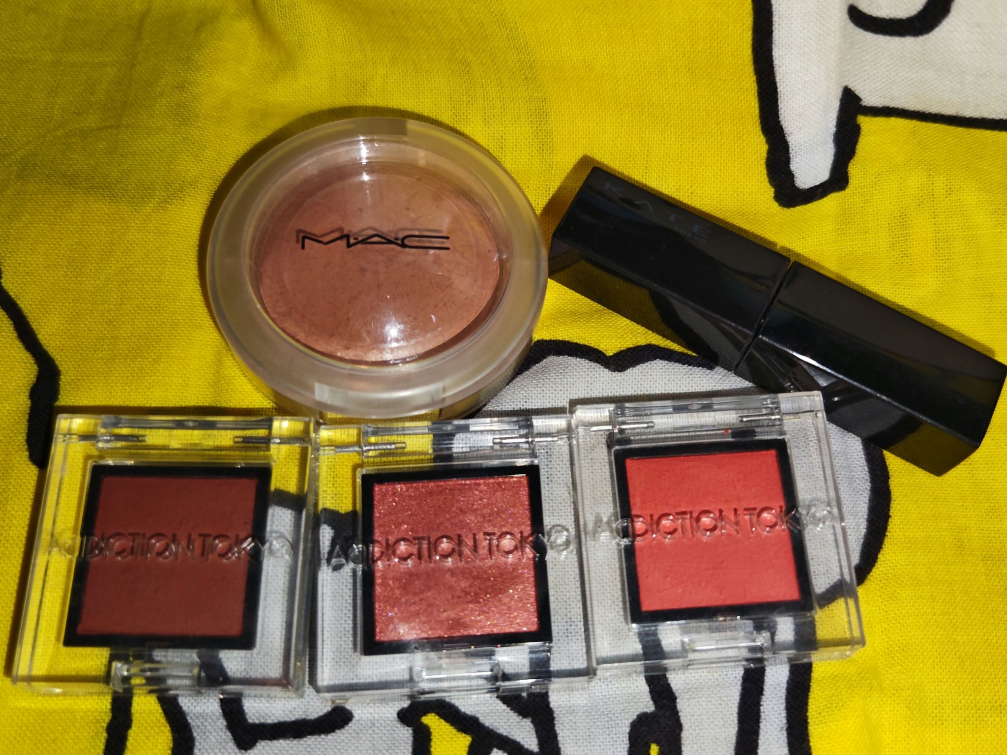  アディクション　ザ アイシャドウ プリズム 108PR Sunset Ember/ADDICTION/単色アイシャドウを使ったクチコミ（1枚目）