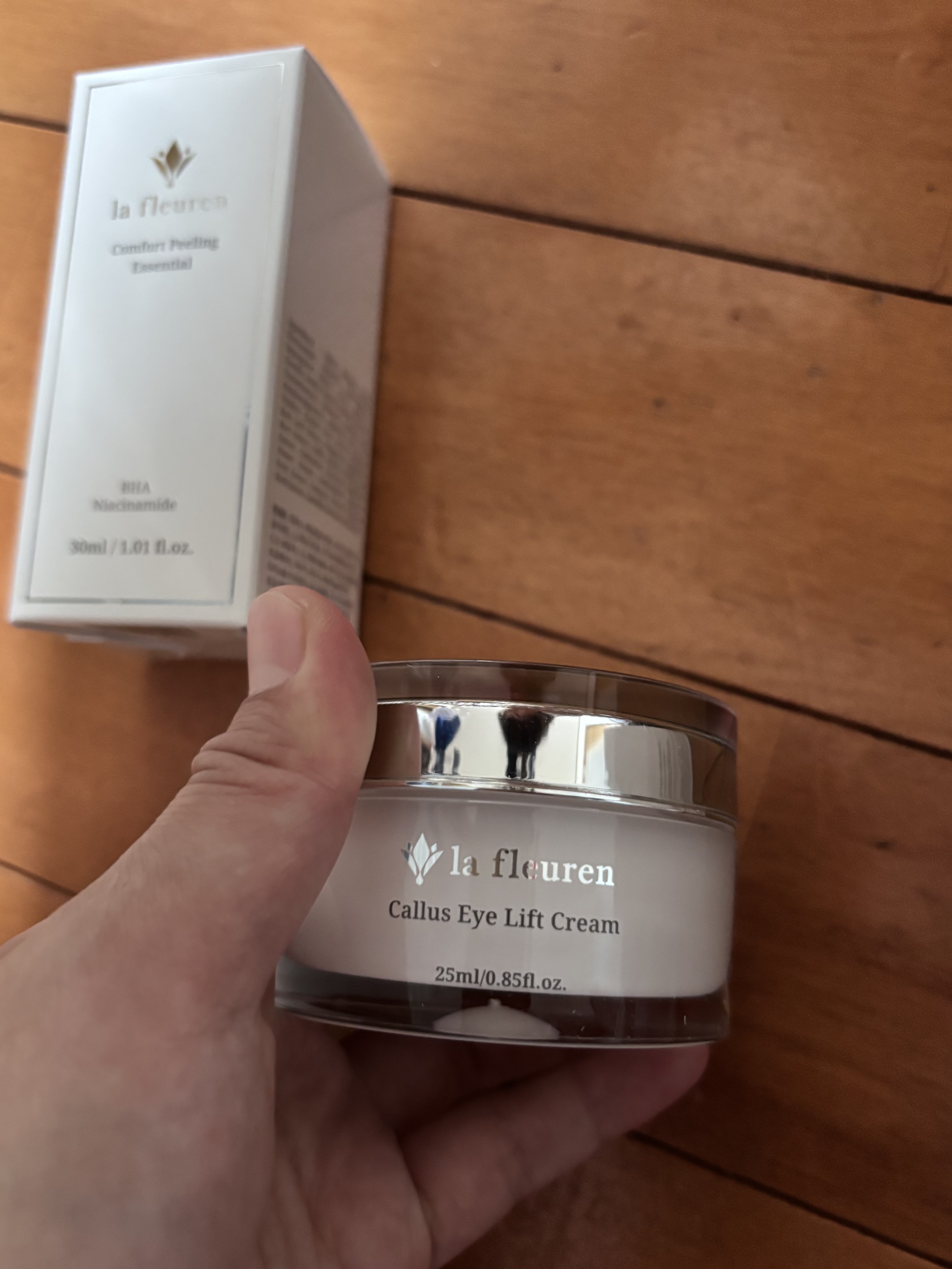 カルス弾力アイクリーム/la fleuren/アイケア・アイクリームを使ったクチコミ（1枚目）