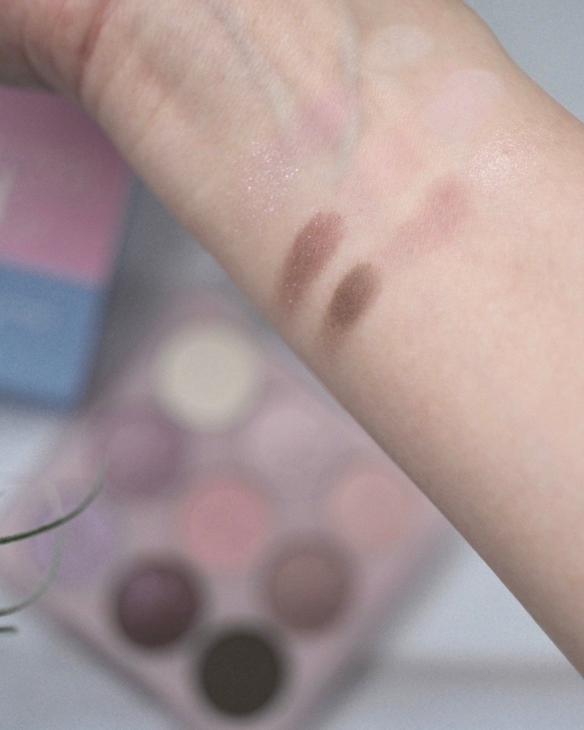 プレイカラーアイズ ホイッピングクラウドコレクション/ETUDE/アイシャドウパレットを使ったクチコミ(2枚目)