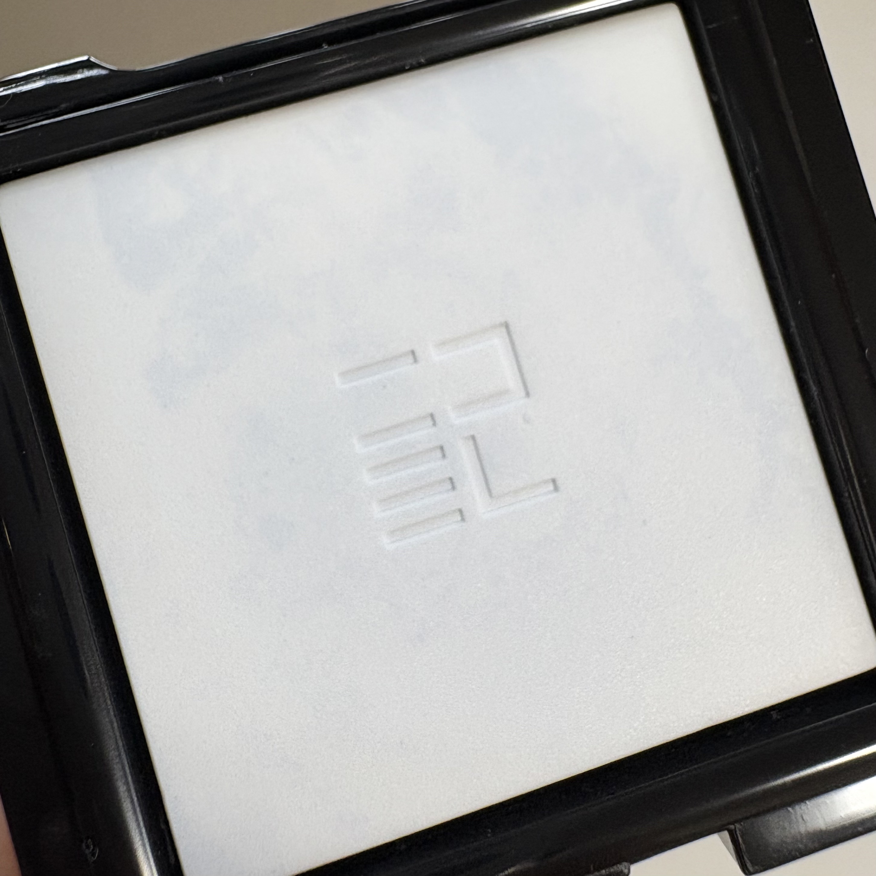 トランスルーシェント ブルーリング セッティング パウダー/PERFECT DIARY/プレストパウダーを使ったクチコミ（2枚目）